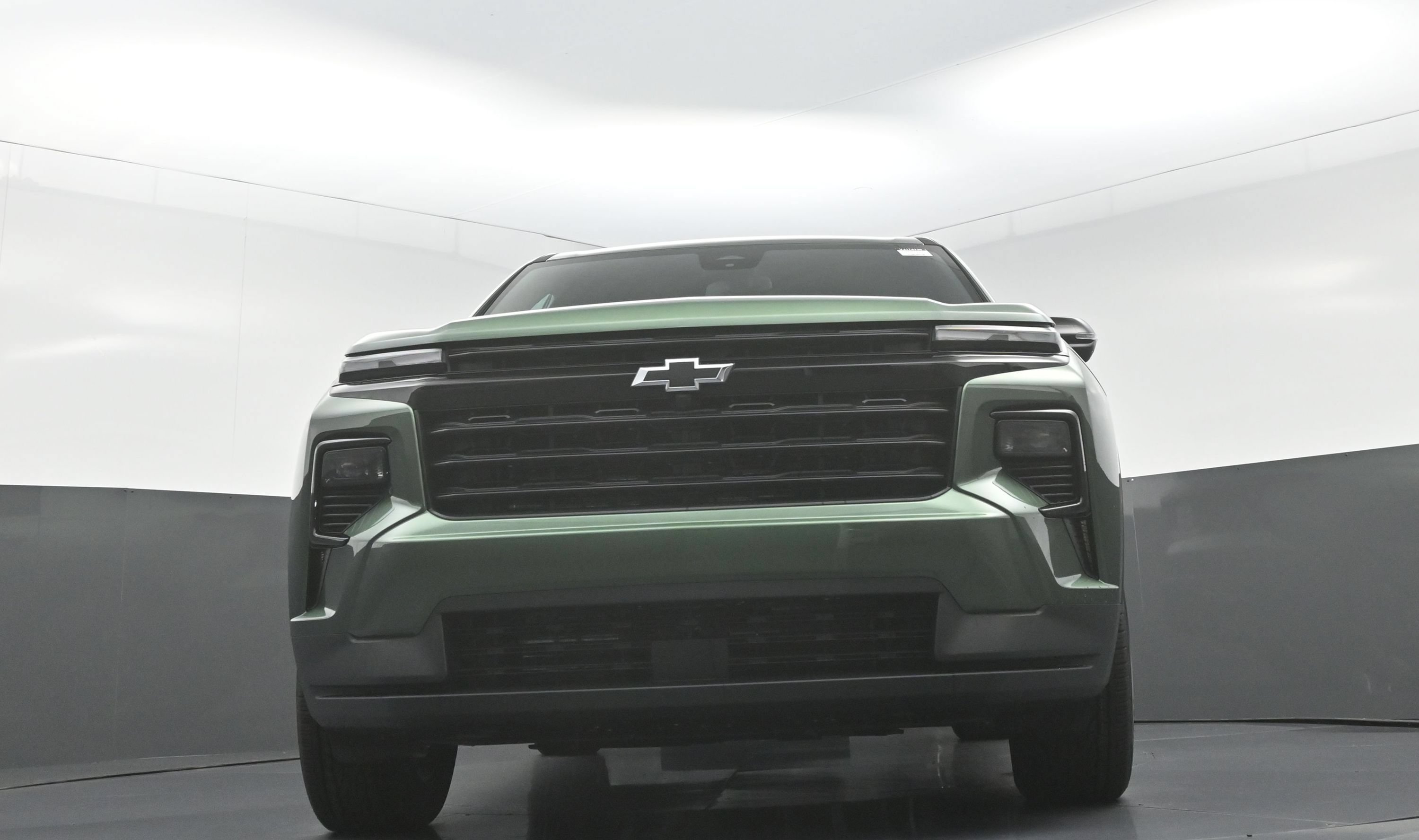 2027 Chevrolet Traverse LT - Photo 10