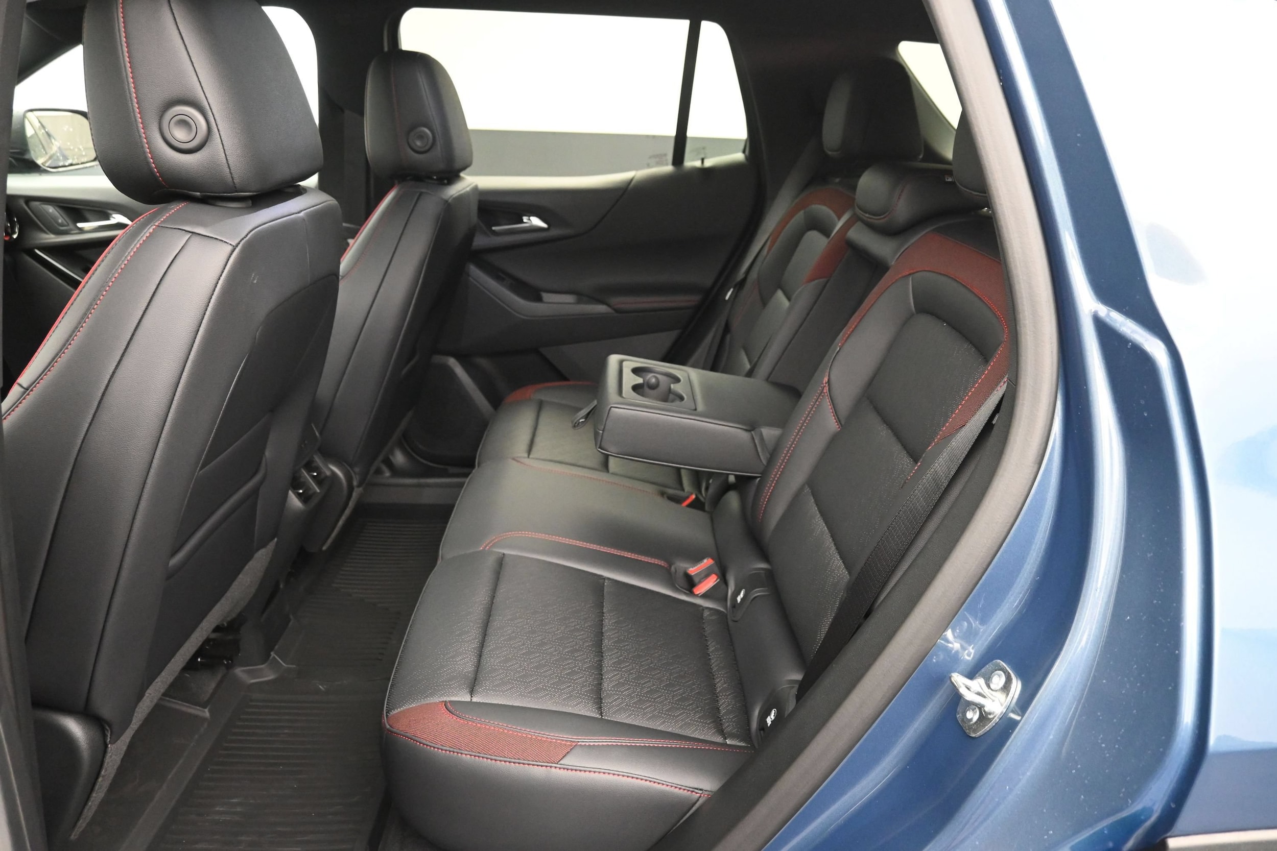 2027 Chevrolet Equinox RS - Photo 48