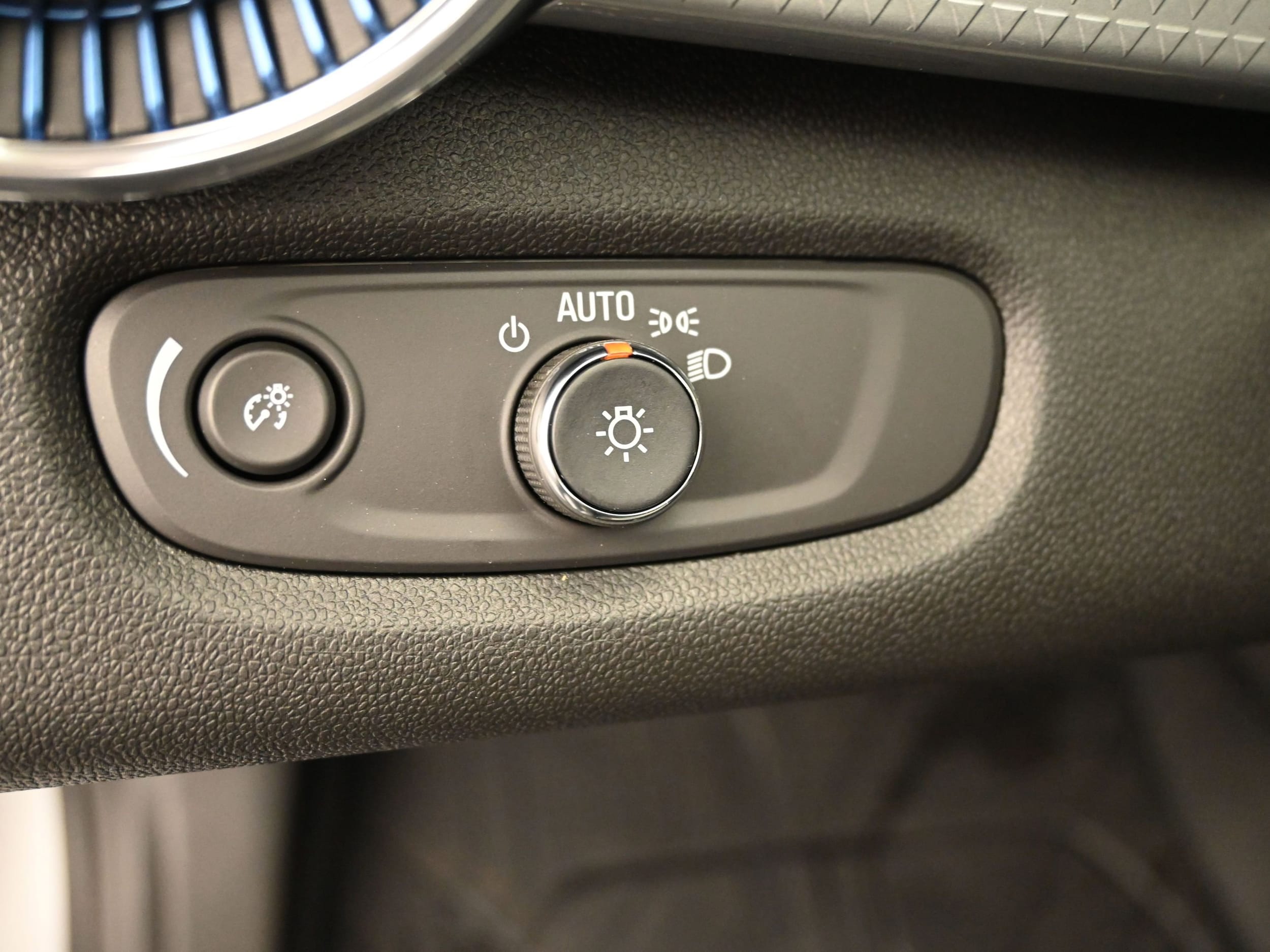 2026 Chevrolet Trax LT - Photo 25