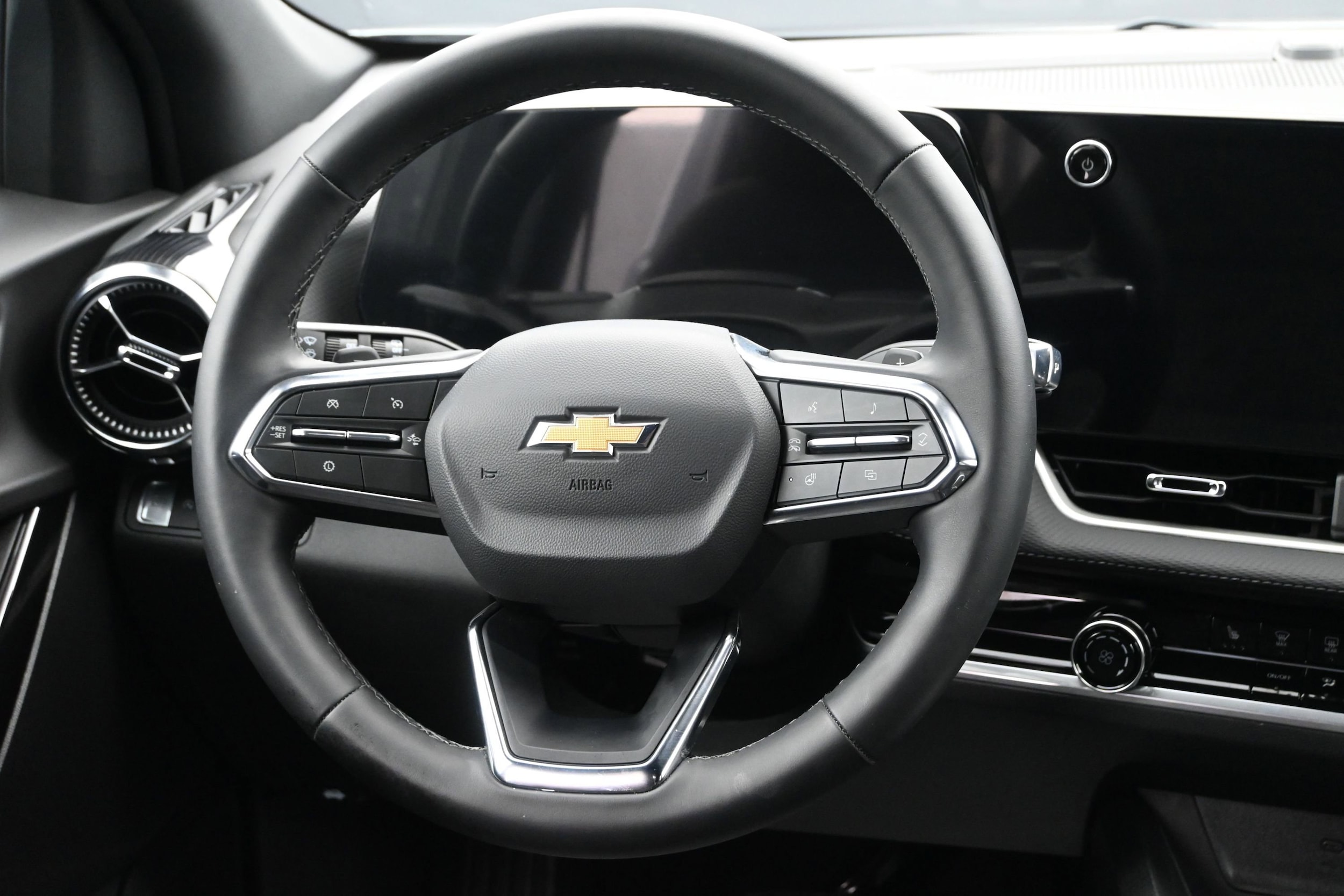 2026 Chevrolet Equinox LT - Photo 17