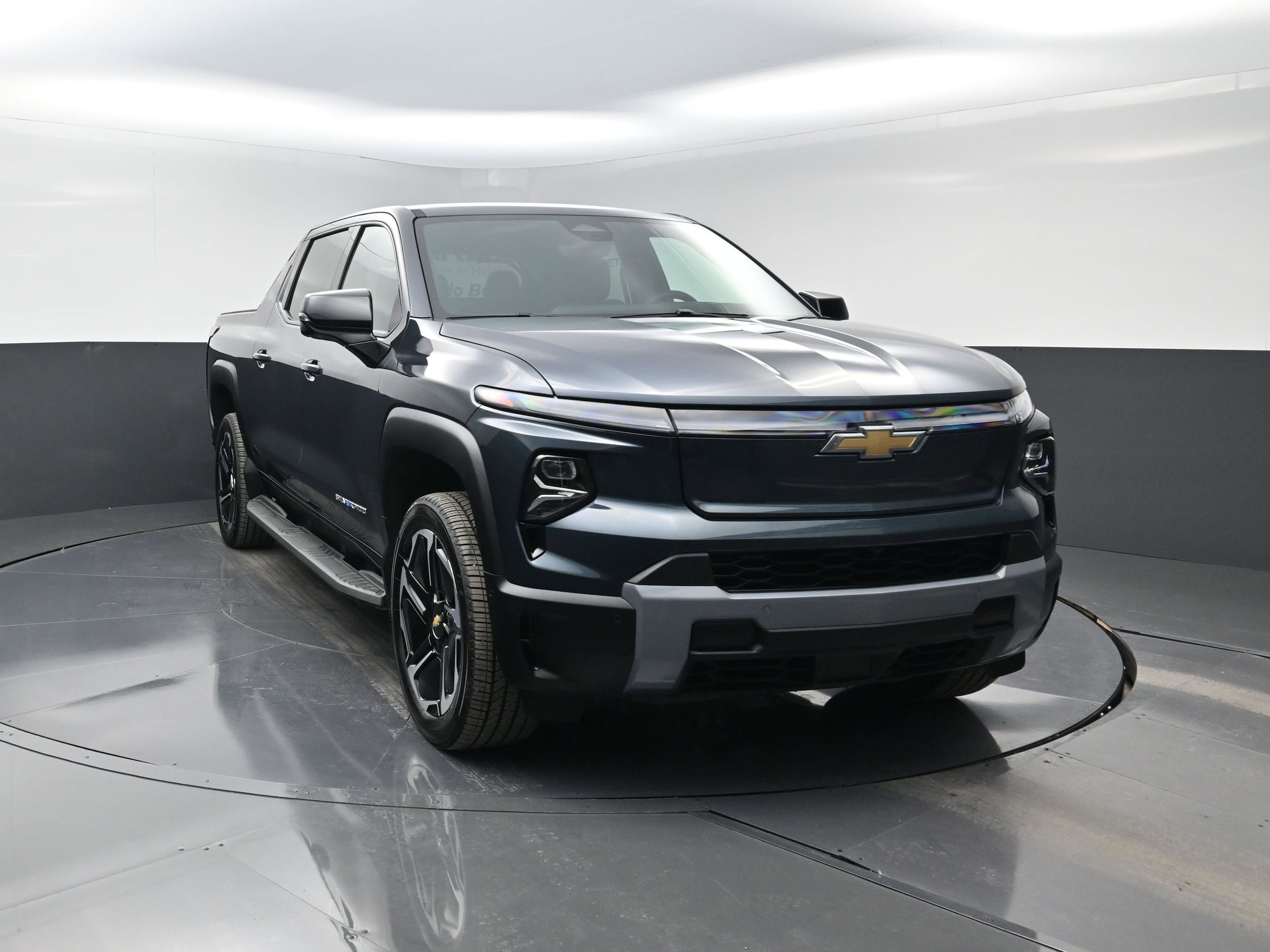 2026 Chevrolet Silverado EV LT - Photo 8