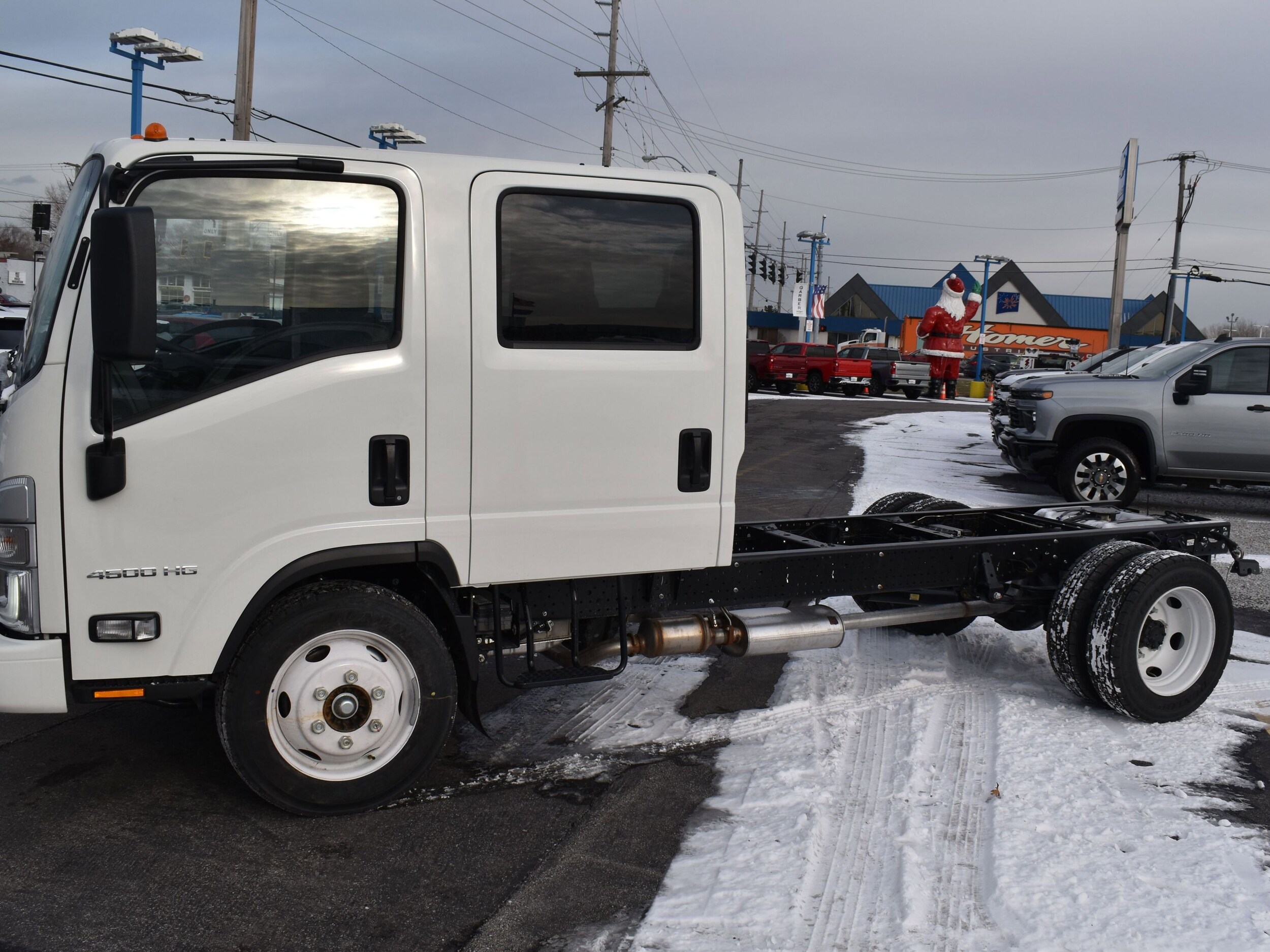 2025 Chevrolet Silverado 4500HD photo 4