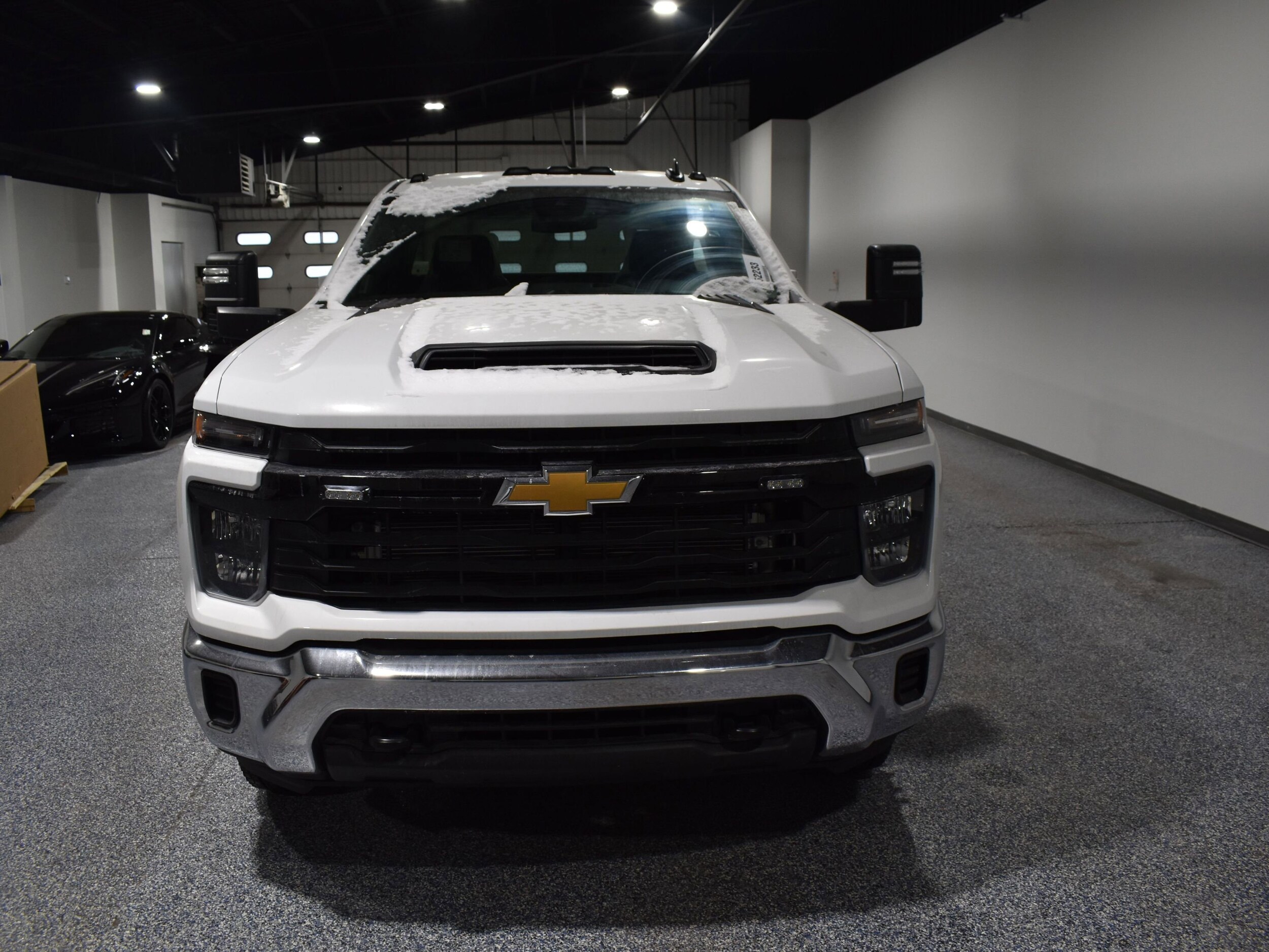 2025 Chevrolet Silverado 3500HD Work Truck photo 2