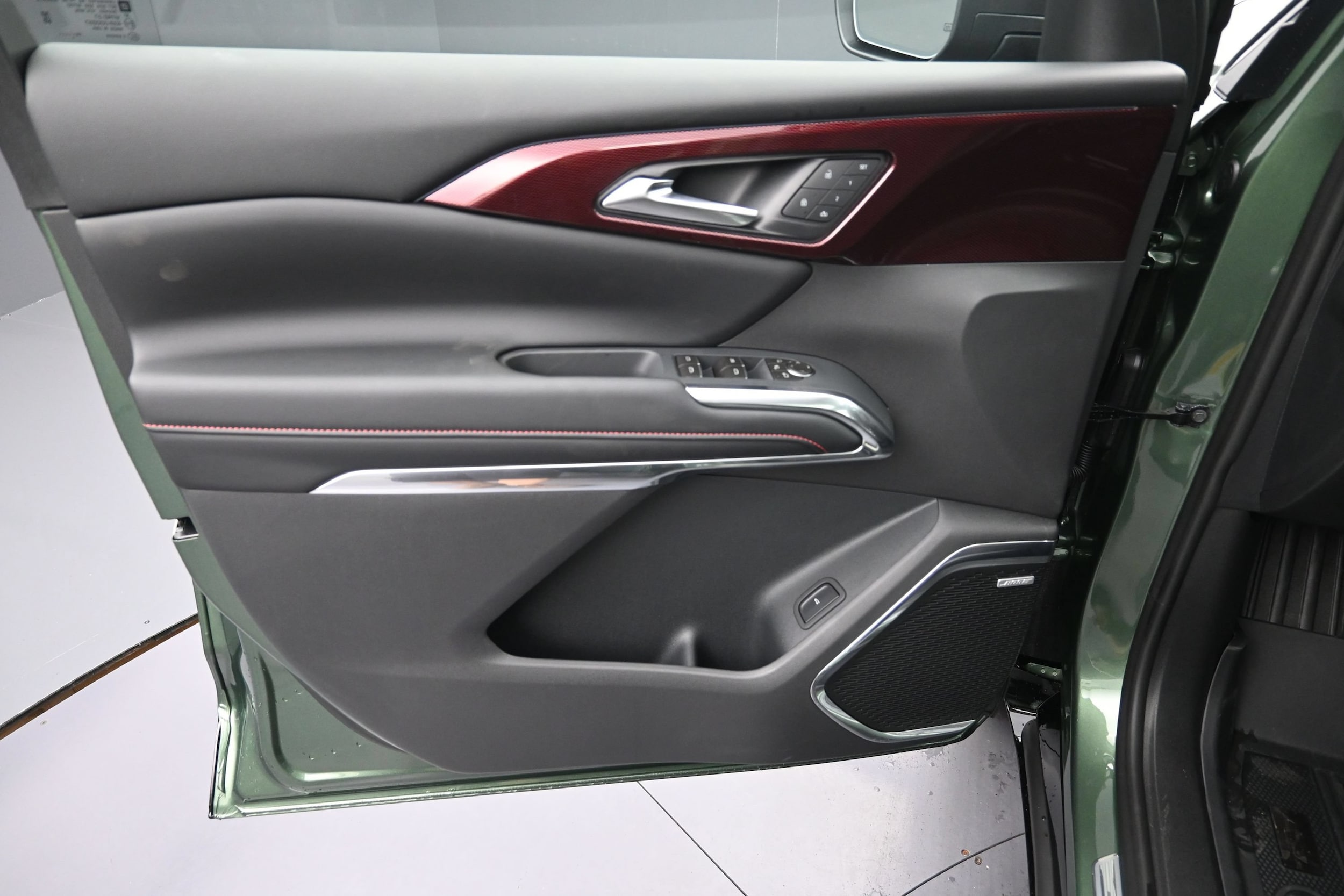 2027 Chevrolet Traverse RS - Photo 23