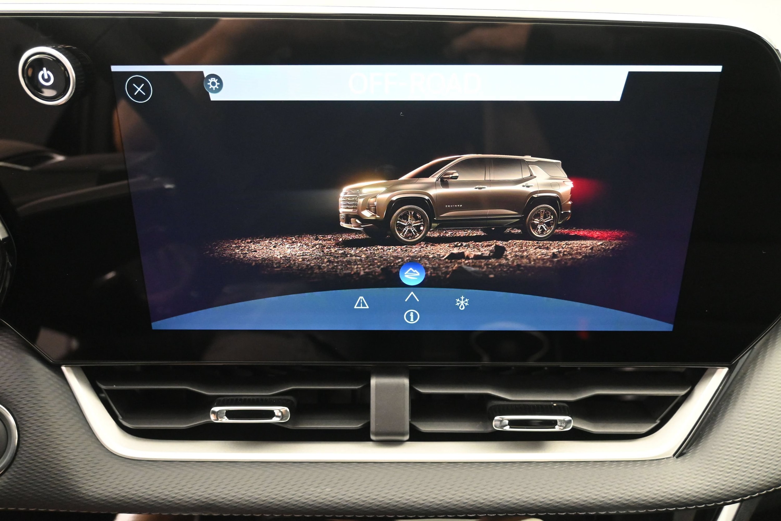2027 Chevrolet Equinox LT - Photo 38
