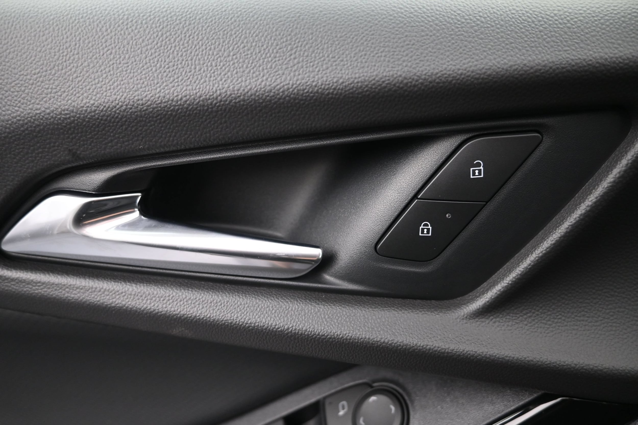 2027 Chevrolet Equinox LT - Photo 23