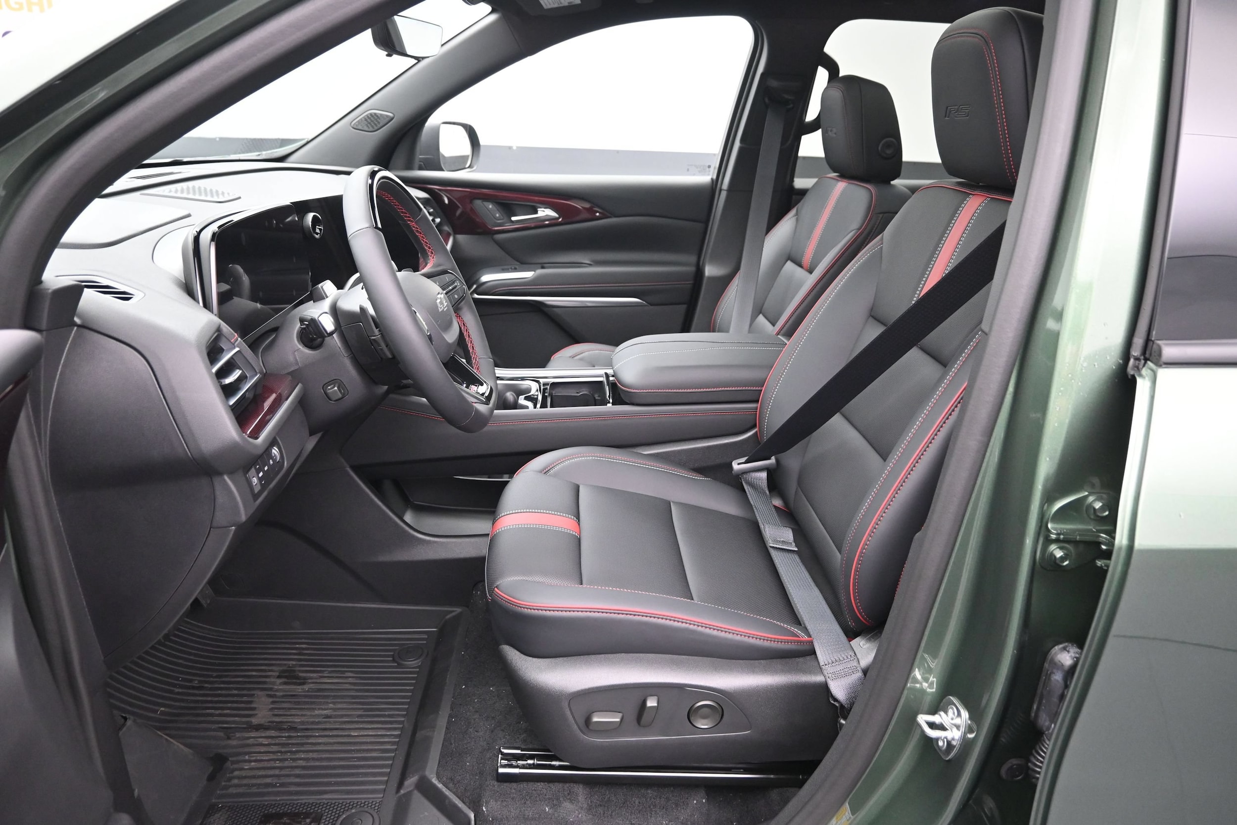 2027 Chevrolet Traverse RS - Photo 20