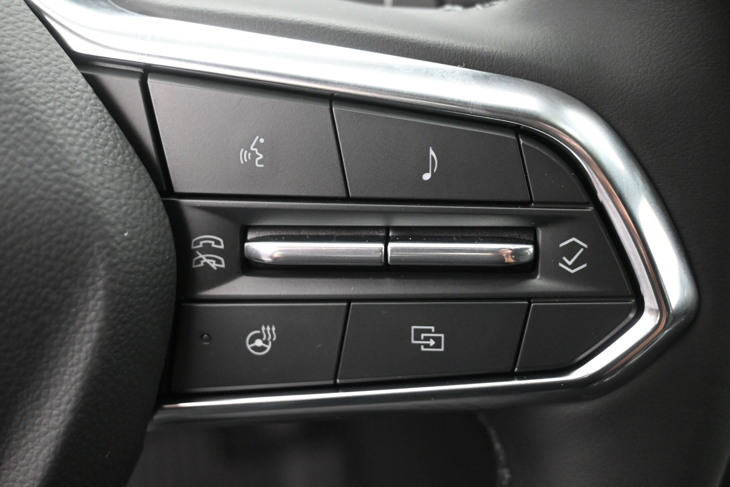 2027 Chevrolet Equinox LT - Photo 29