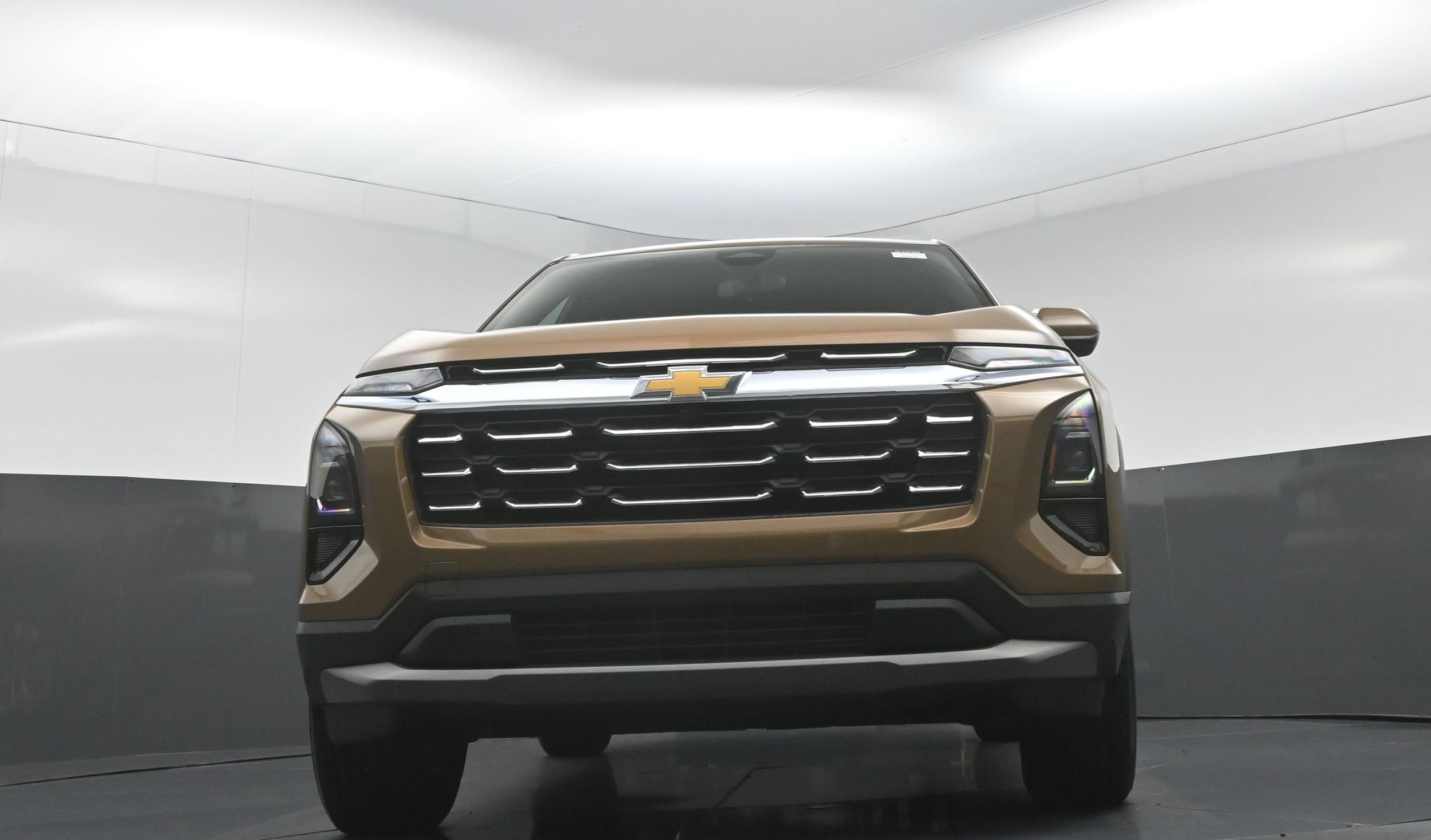 2027 Chevrolet Equinox LT - Photo 10