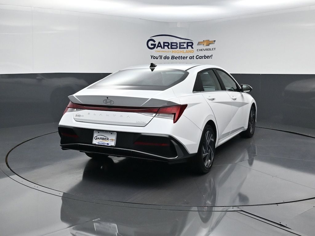 Used 2025 Hyundai Elantra Limited Sedan