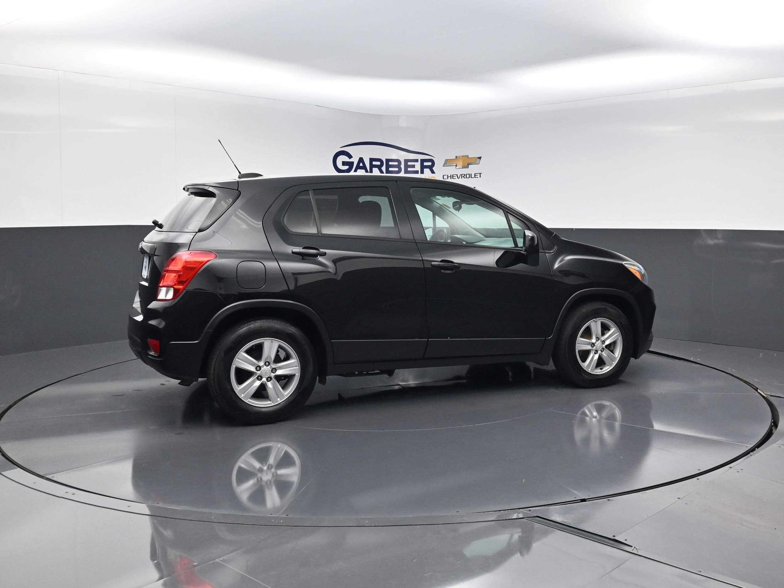 Used 2020 Chevrolet Trax LS with VIN KL7CJKSB2LB327882 for sale in Highland, IN