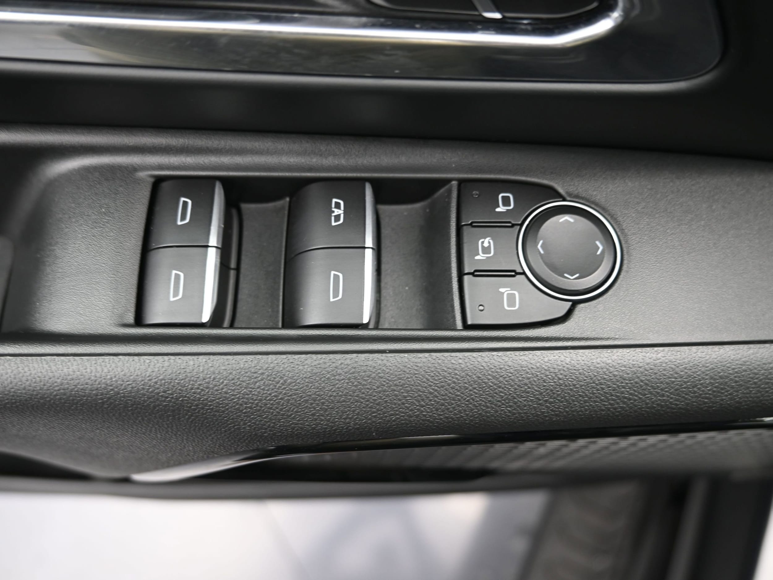 2026 Chevrolet Silverado EV LT - Photo 23