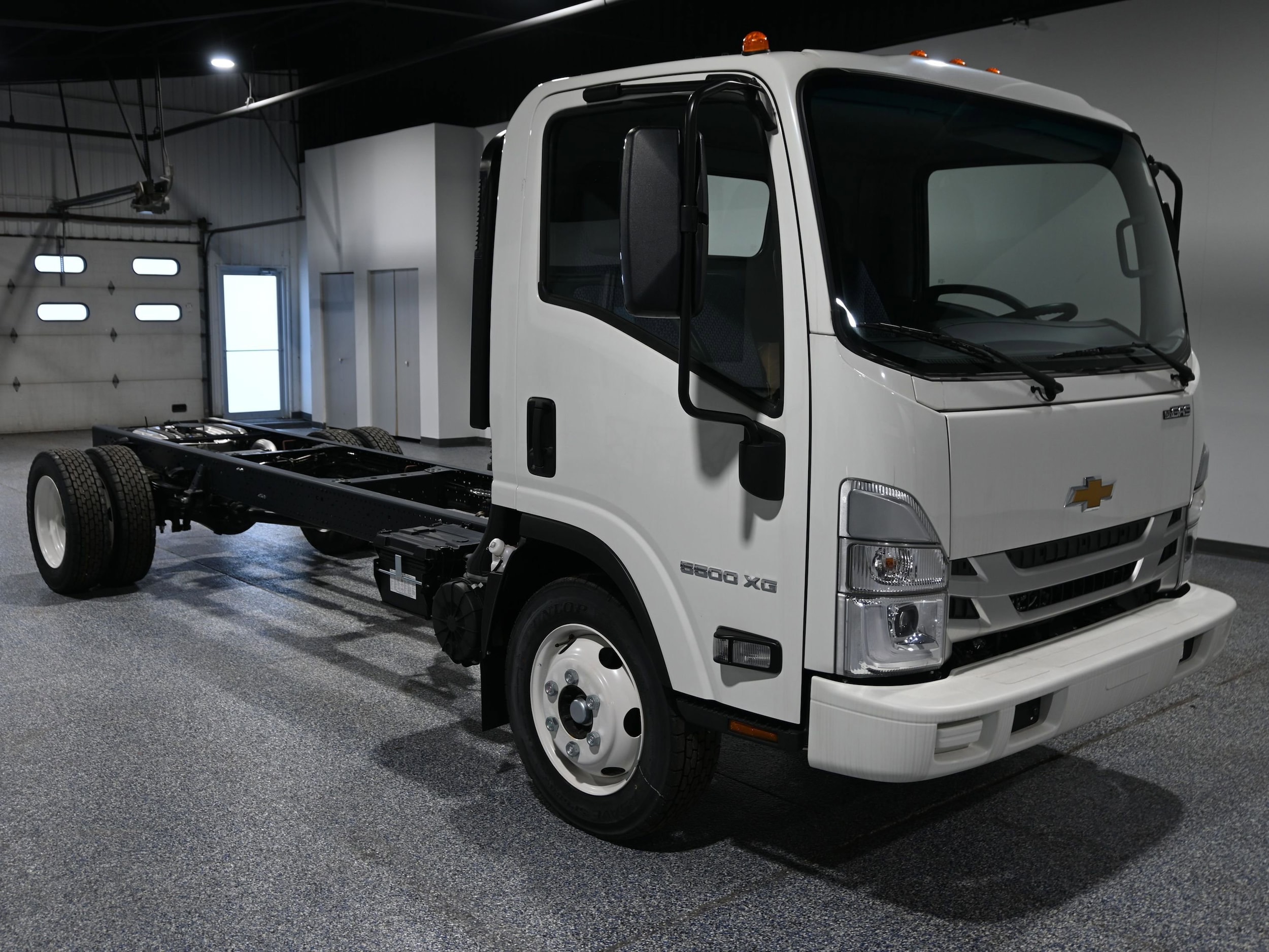 2025 Chevrolet Low Cab Forward's photo