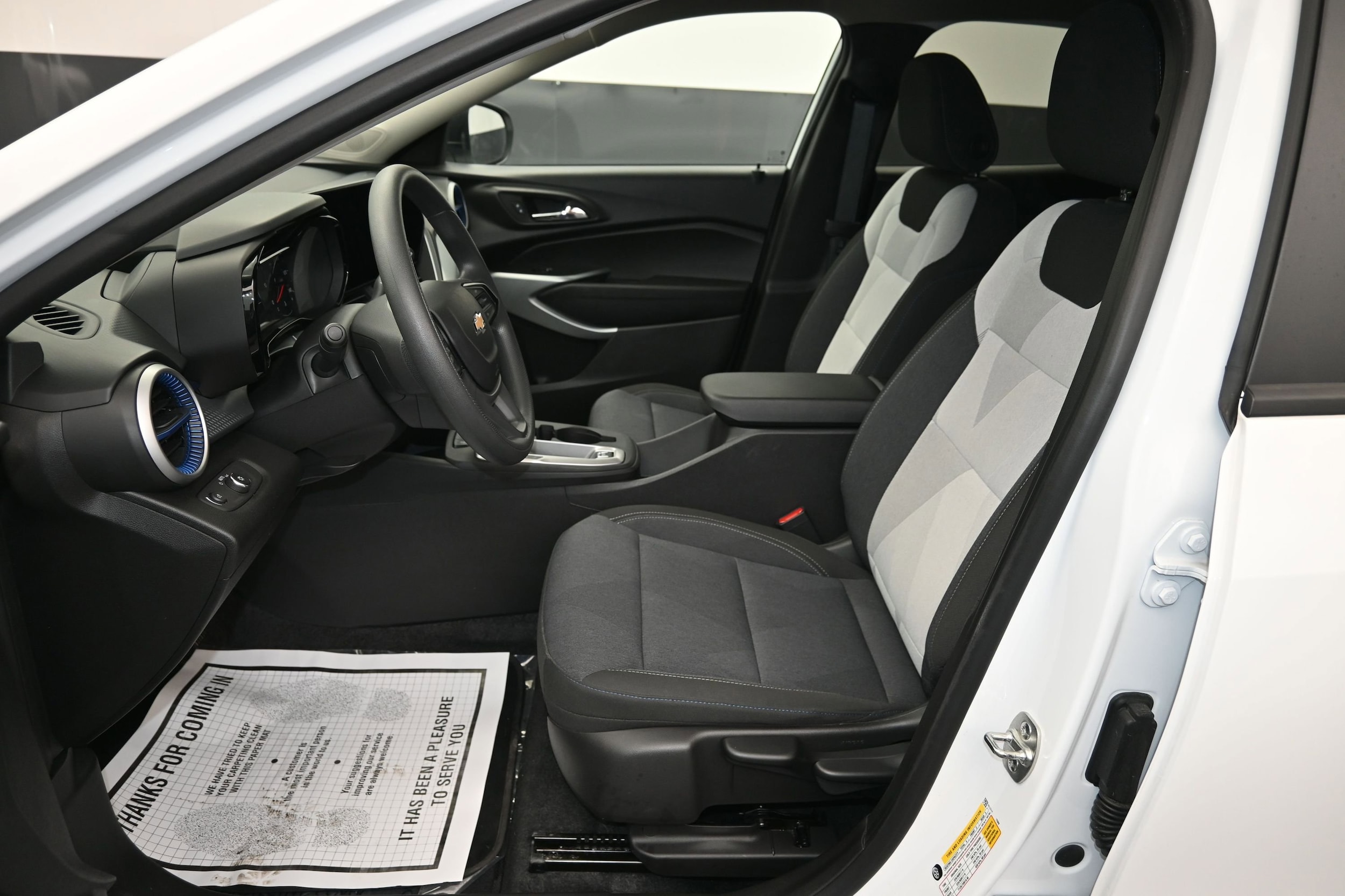 2024 Chevrolet Trax LS - Photo 19