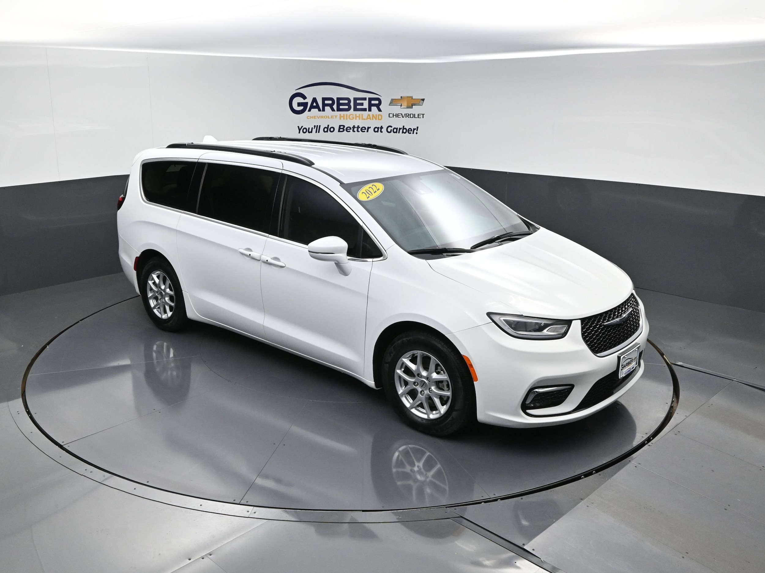 2022 Chrysler Pacifica Touring L's photo