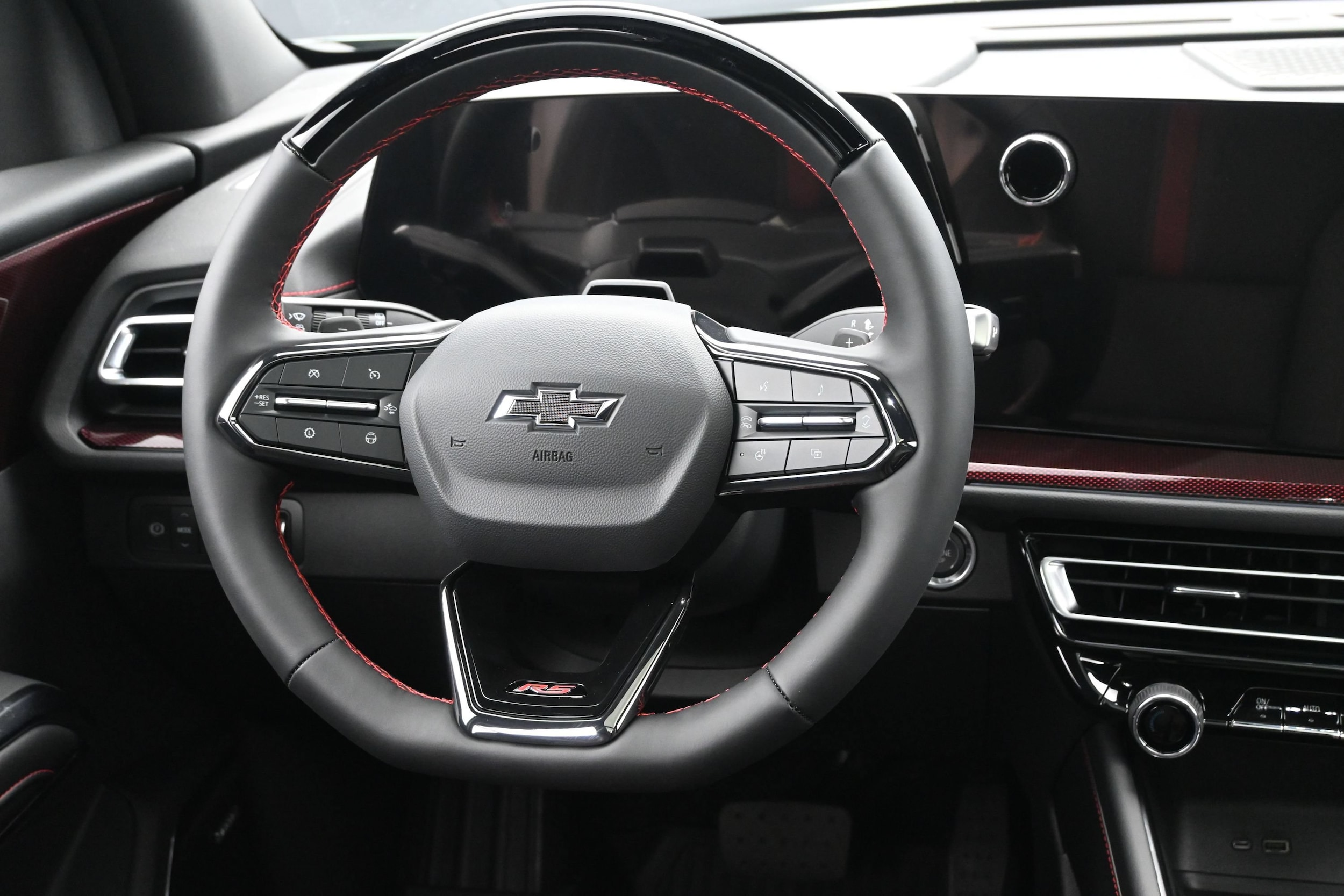 2027 Chevrolet Traverse RS - Photo 17