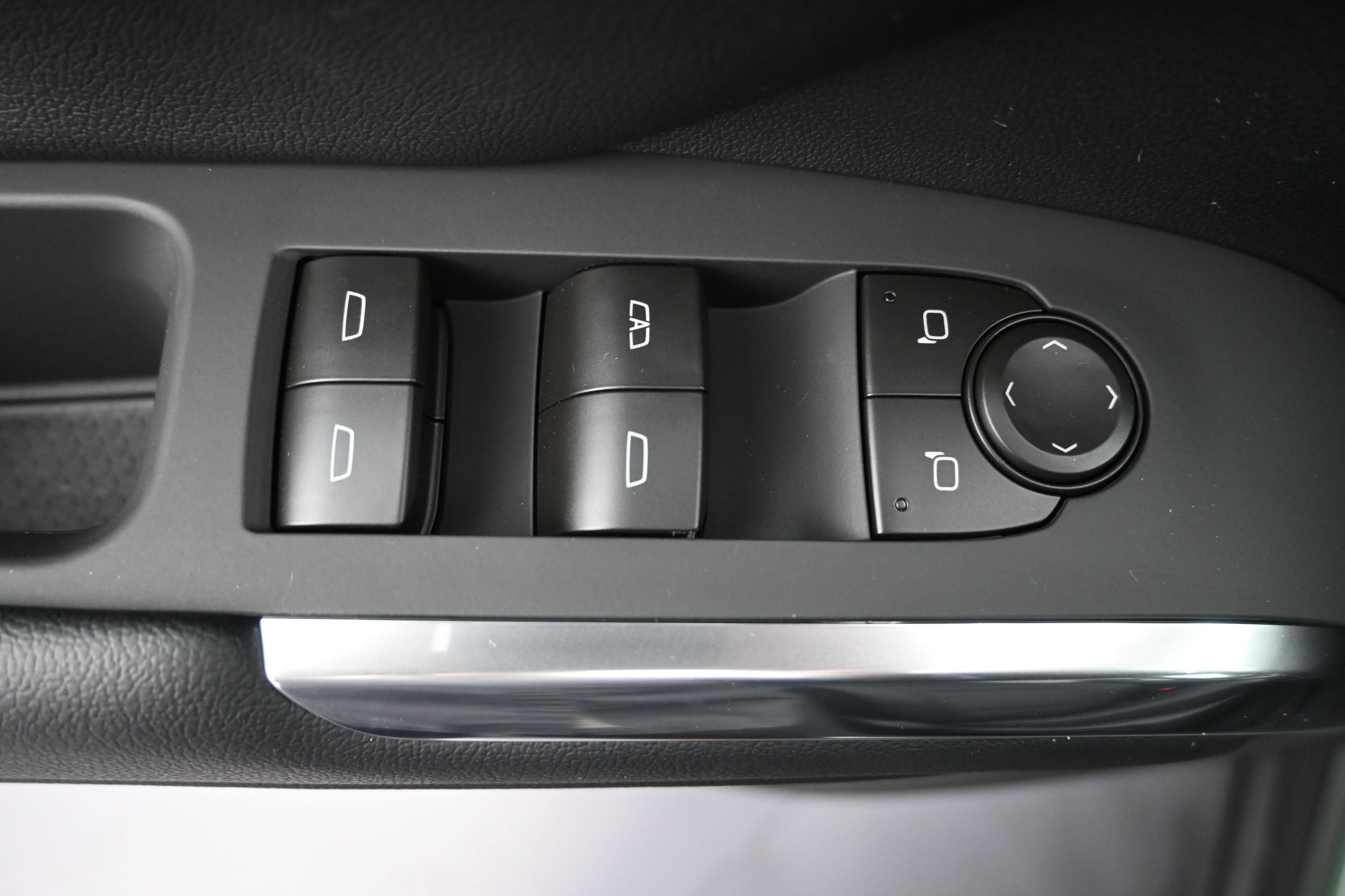 2027 Chevrolet Traverse LT - Photo 22