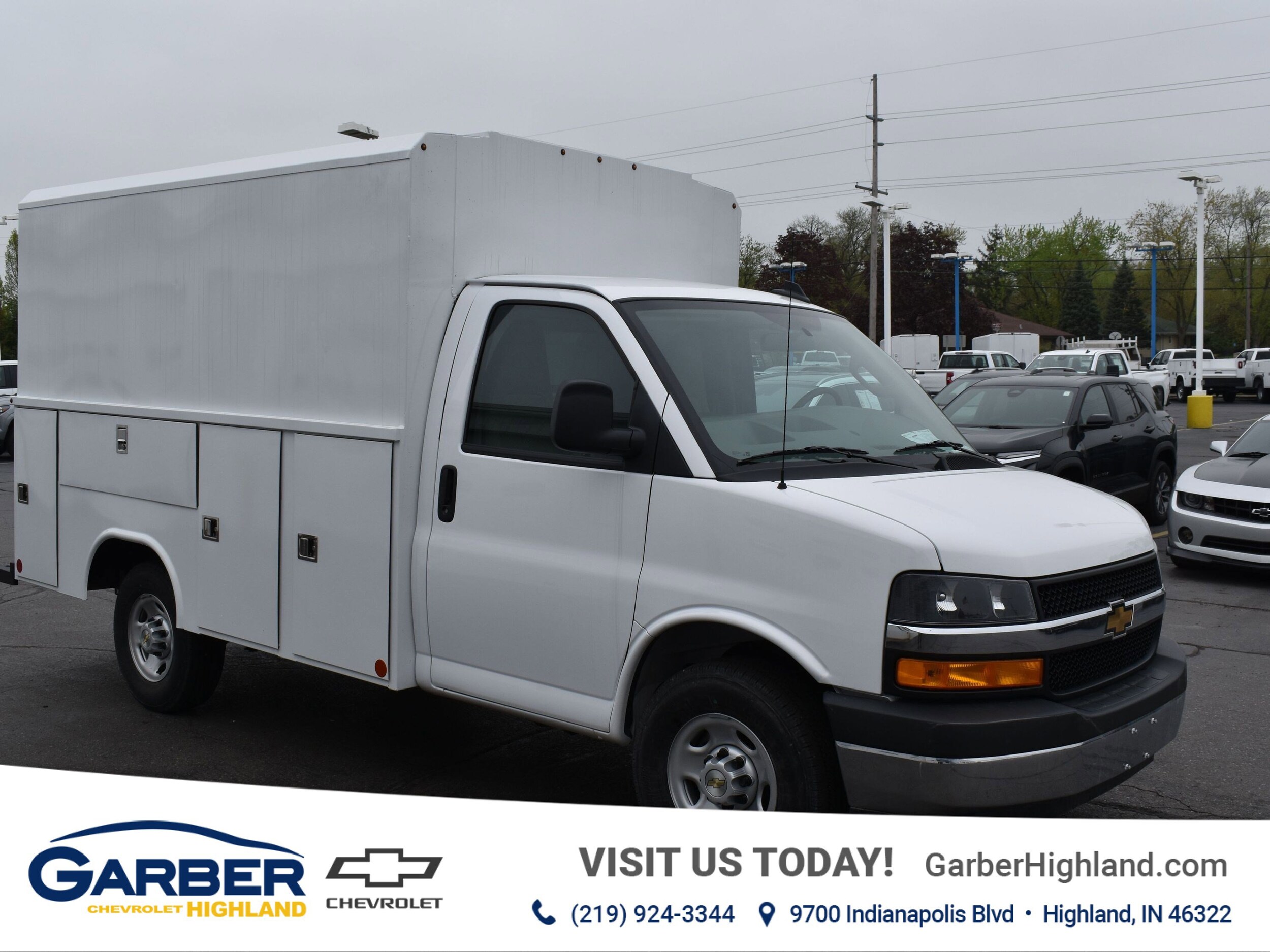 2024 Chevrolet Express Cutaway Base's photo