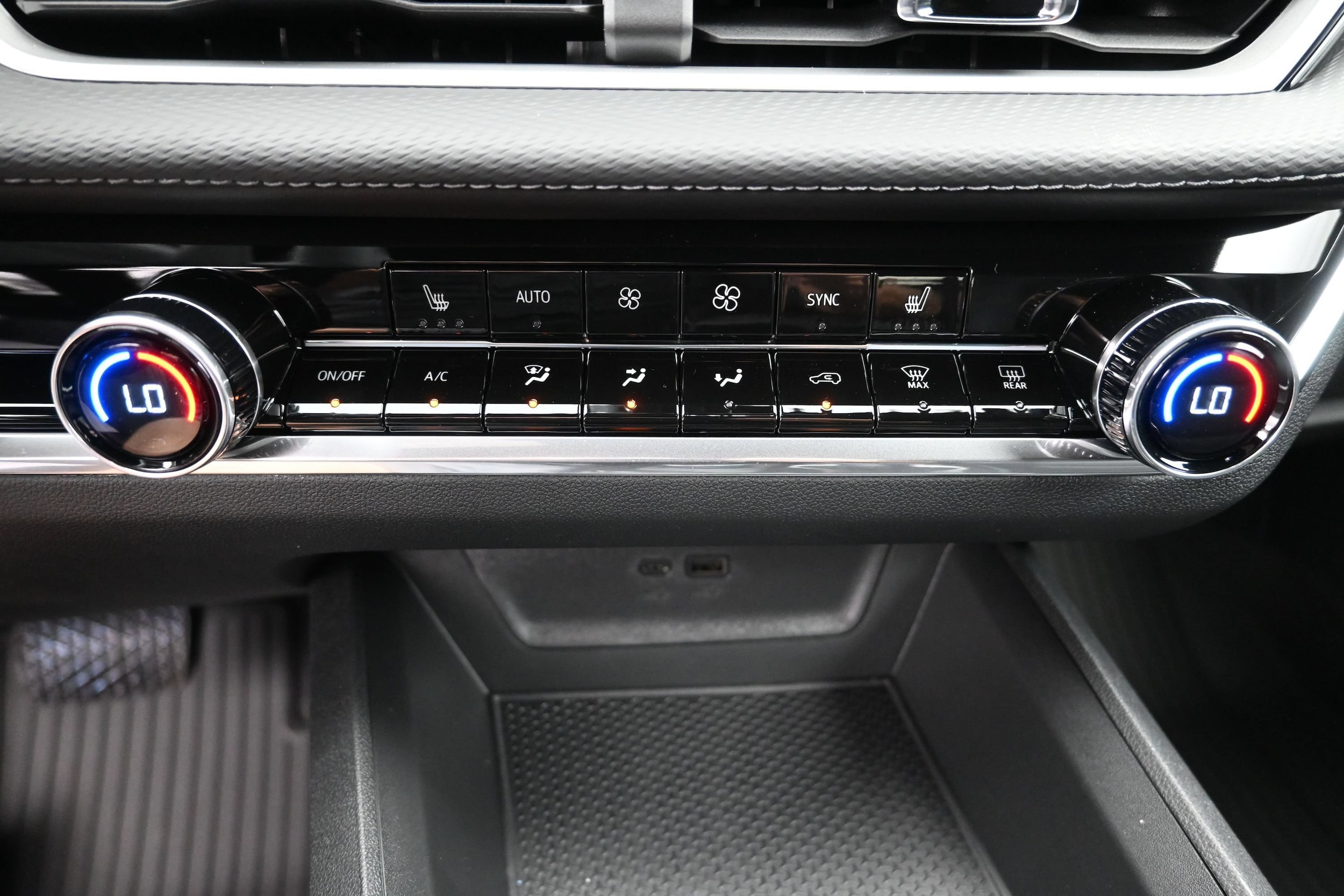 2027 Chevrolet Equinox LT - Photo 38