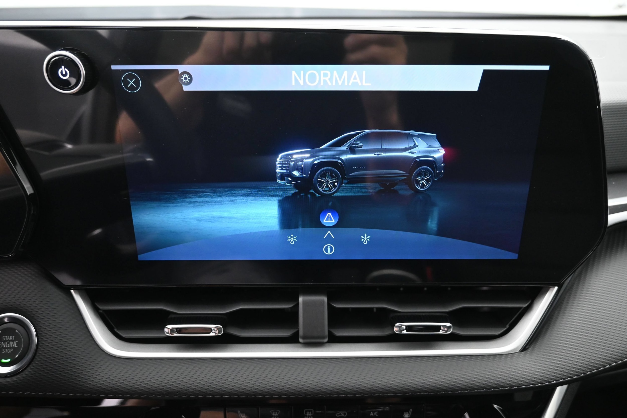 2027 Chevrolet Equinox LT - Photo 37