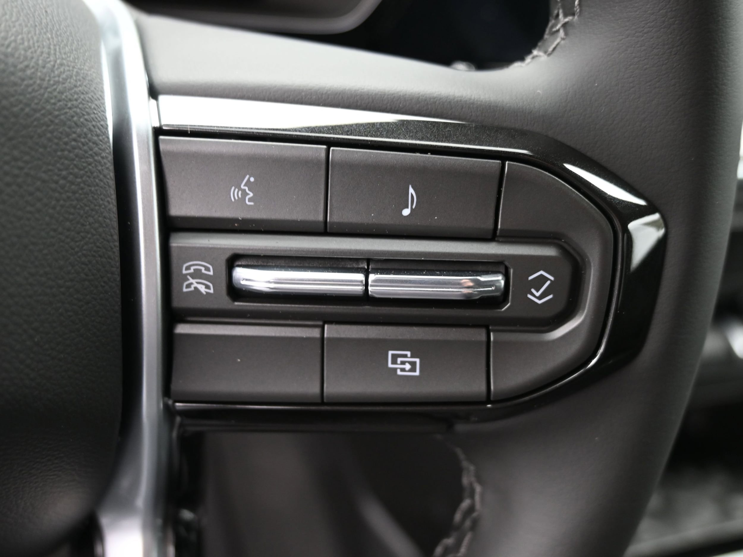 2026 Chevrolet Colorado LT - Photo 27