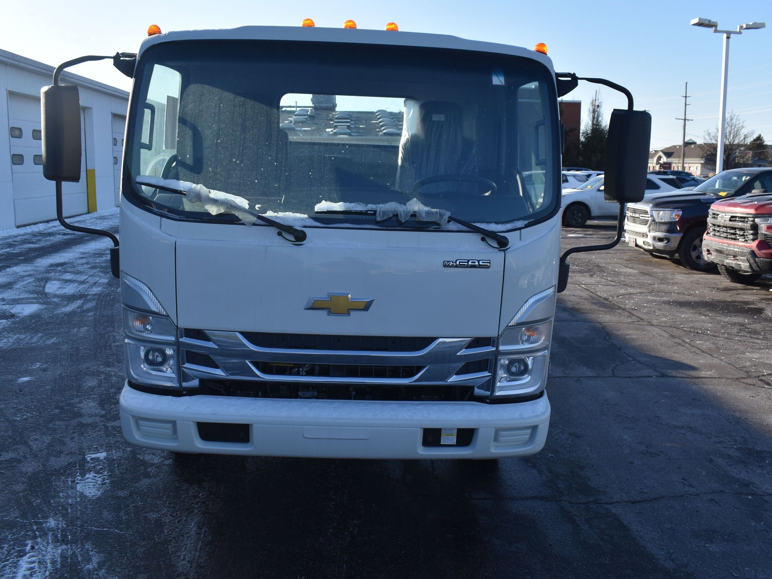 2025 Chevrolet Silverado 4500HD photo 2