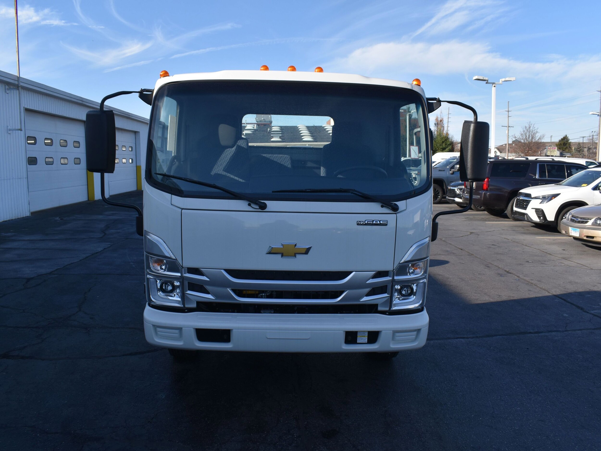 2025 Chevrolet Silverado 4500HD photo 2