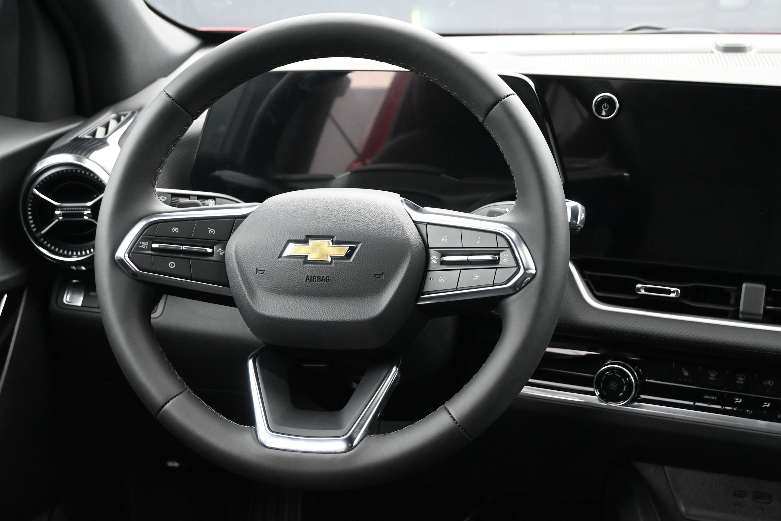 2026 Chevrolet Equinox LT - Photo 17