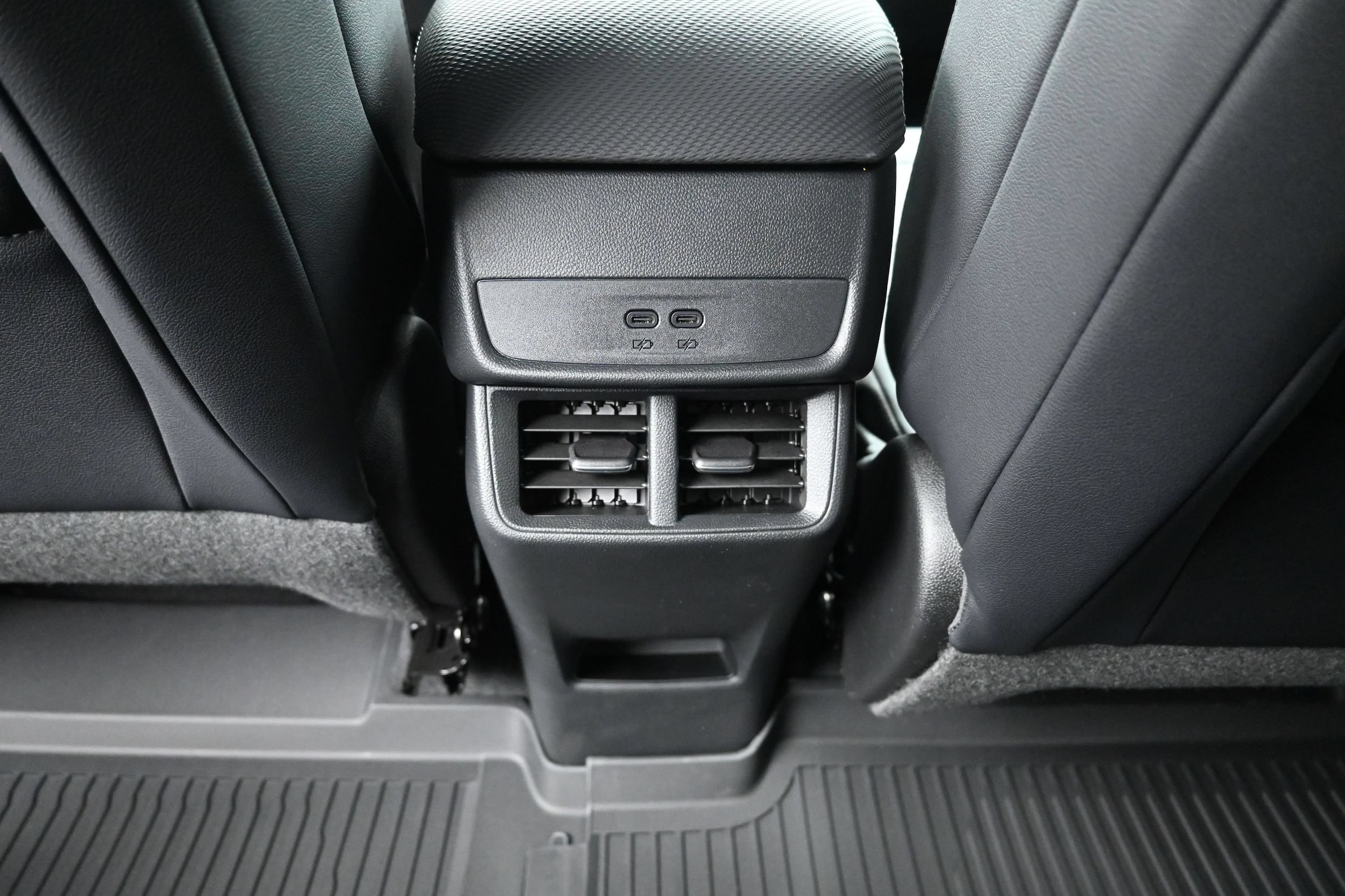 2027 Chevrolet Equinox LT - Photo 48
