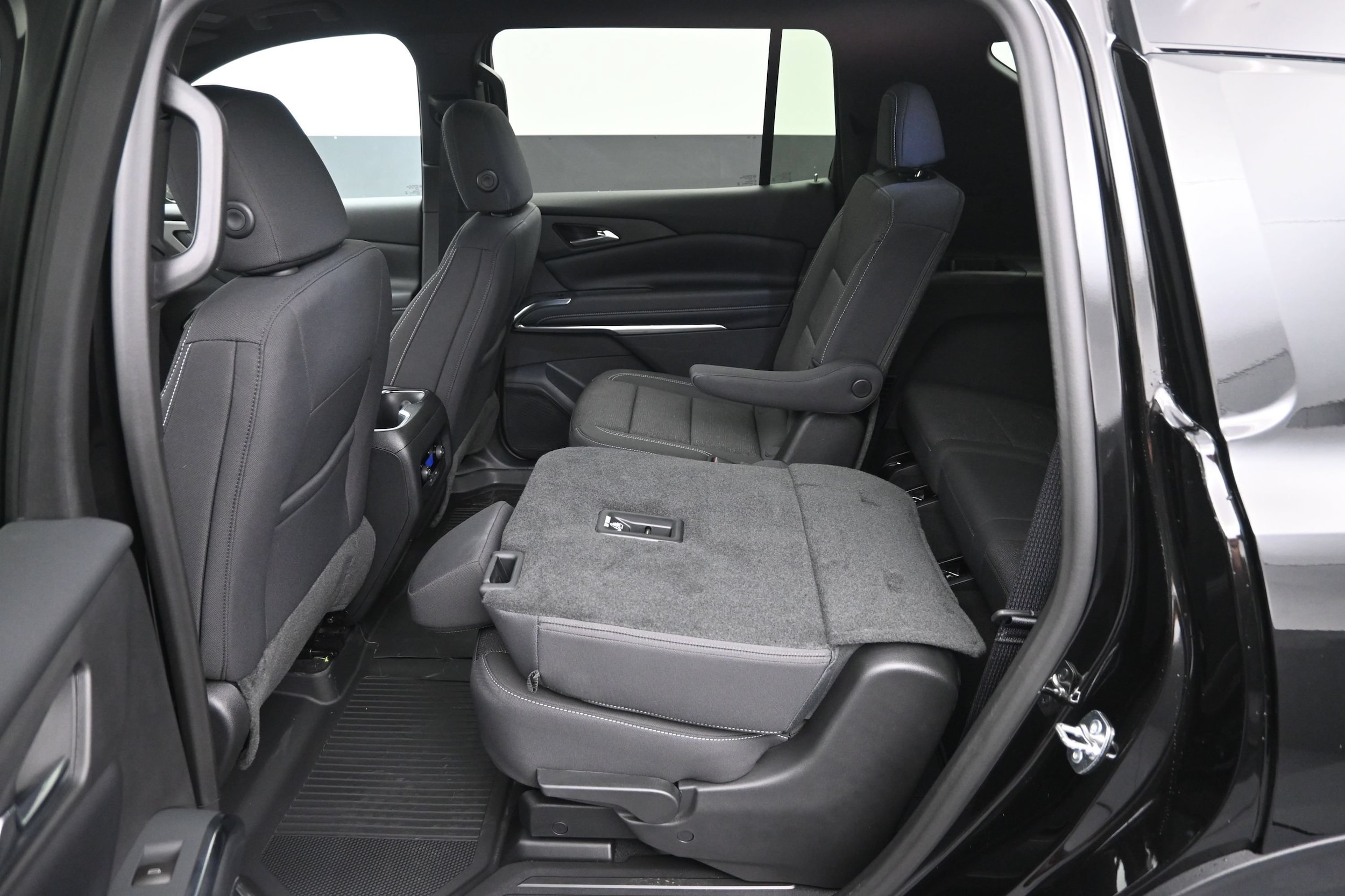 2027 Chevrolet Traverse LT - Photo 50