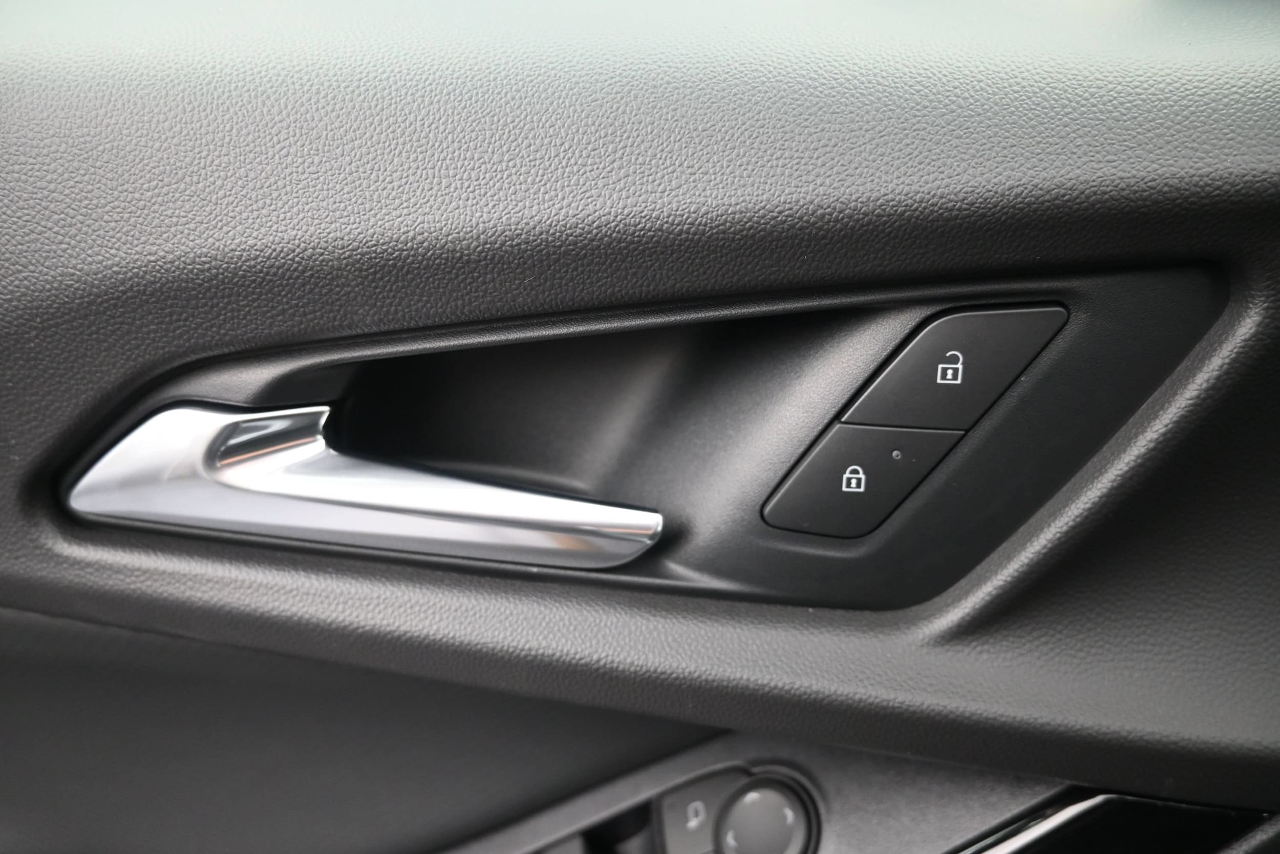 2027 Chevrolet Equinox LT - Photo 23