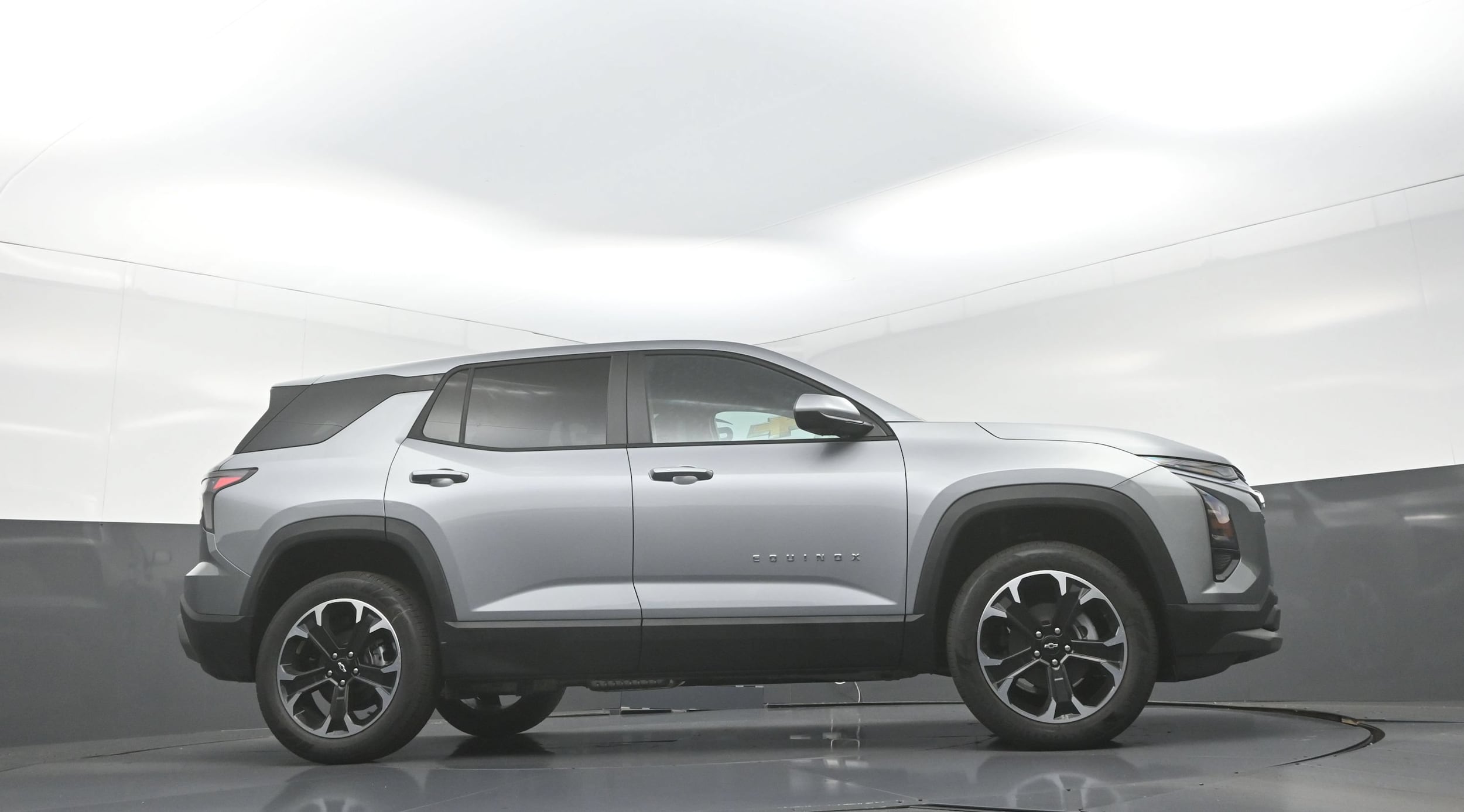 2027 Chevrolet Equinox LT - Photo 9