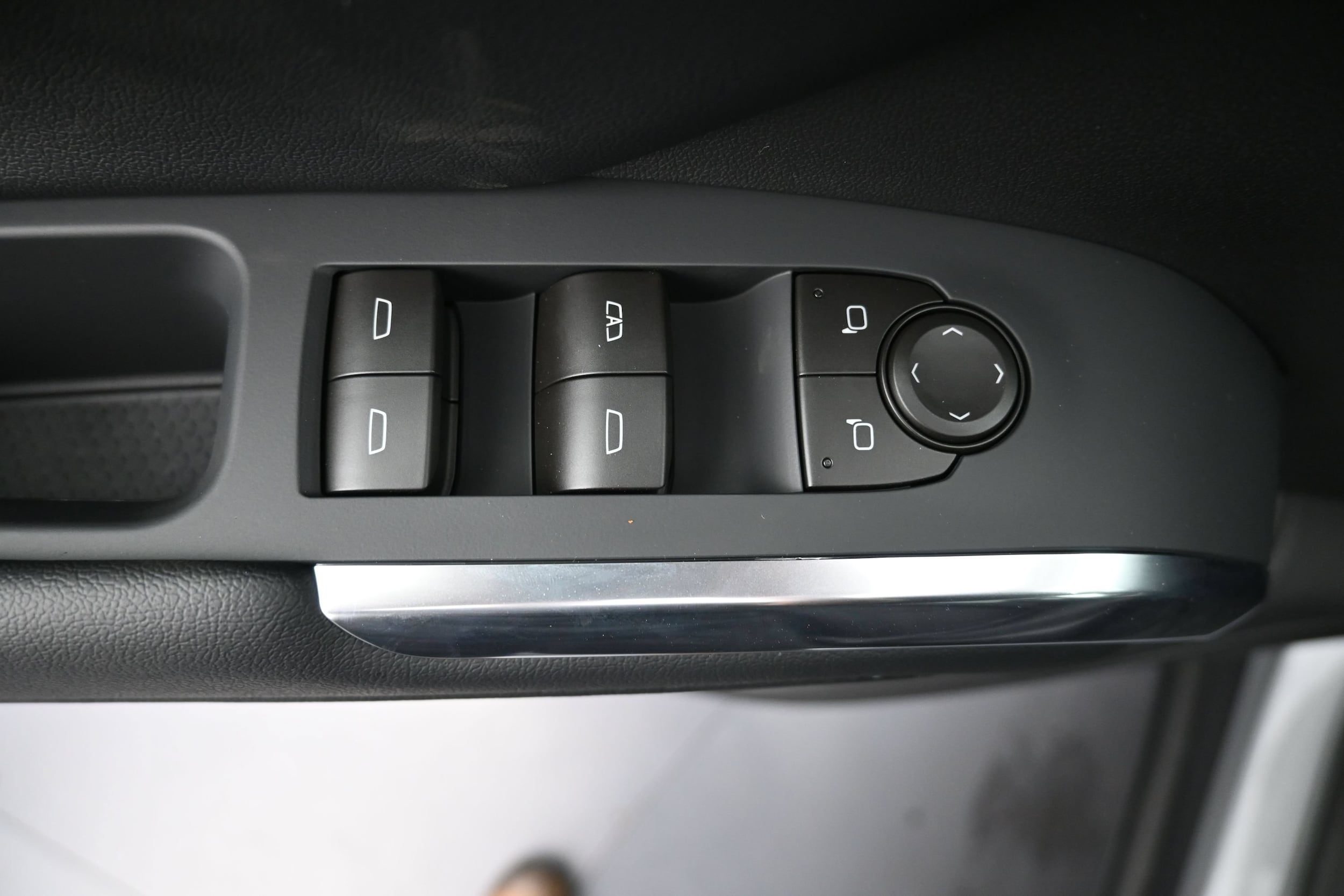 2027 Chevrolet Traverse LT - Photo 24