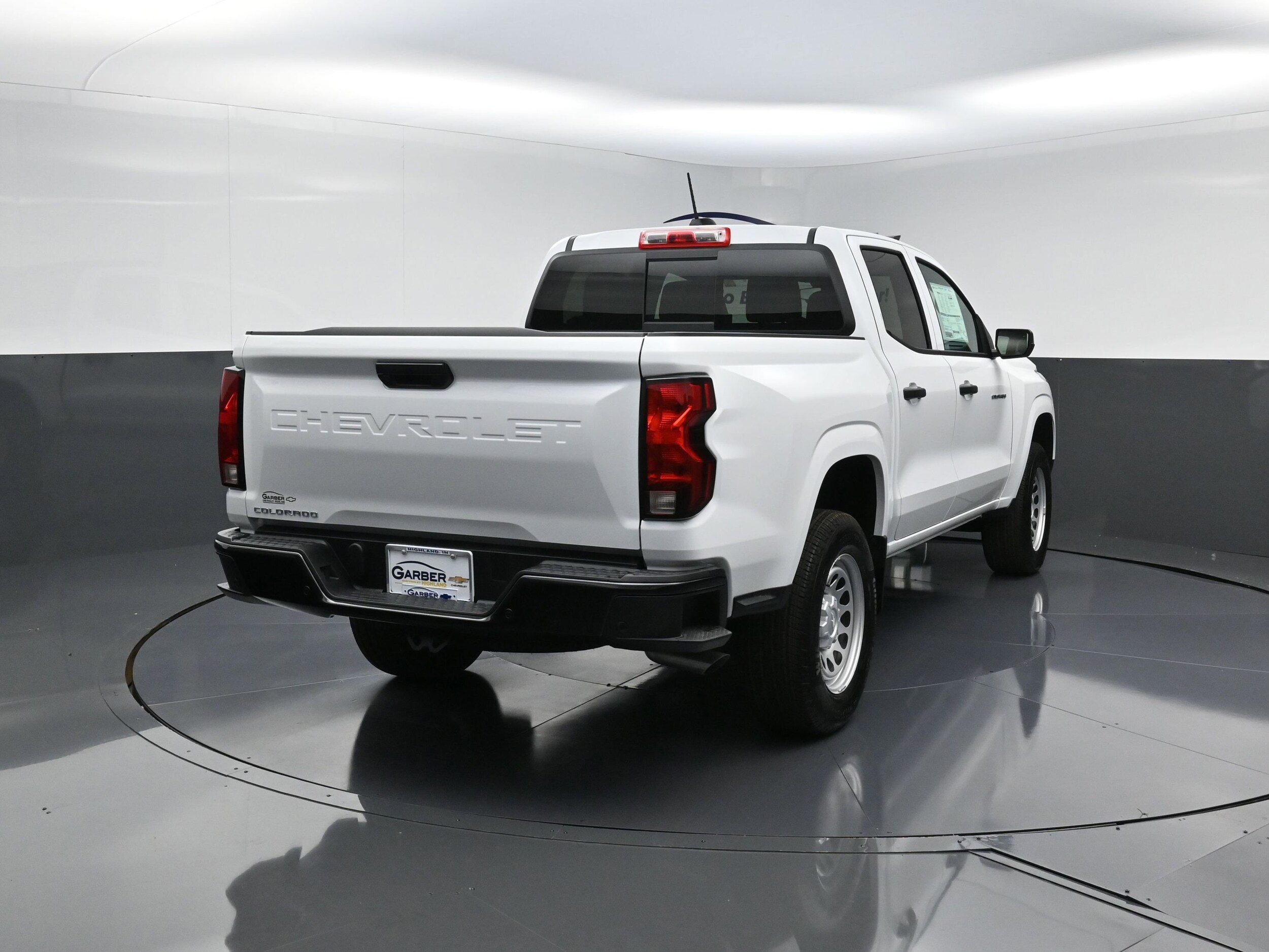 2025 Chevrolet Colorado LT photo 3