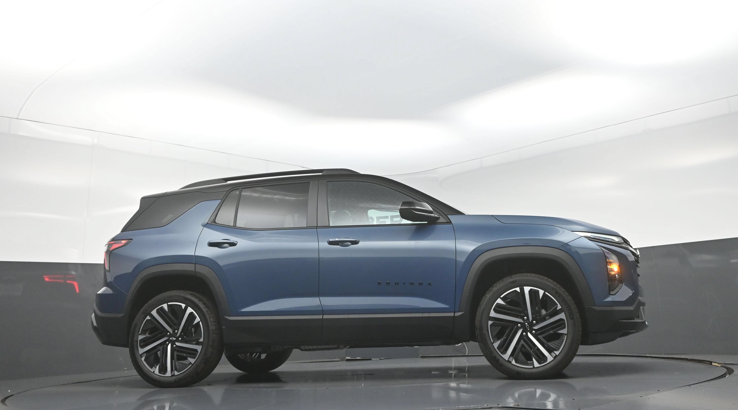 2027 Chevrolet Equinox RS - Photo 9