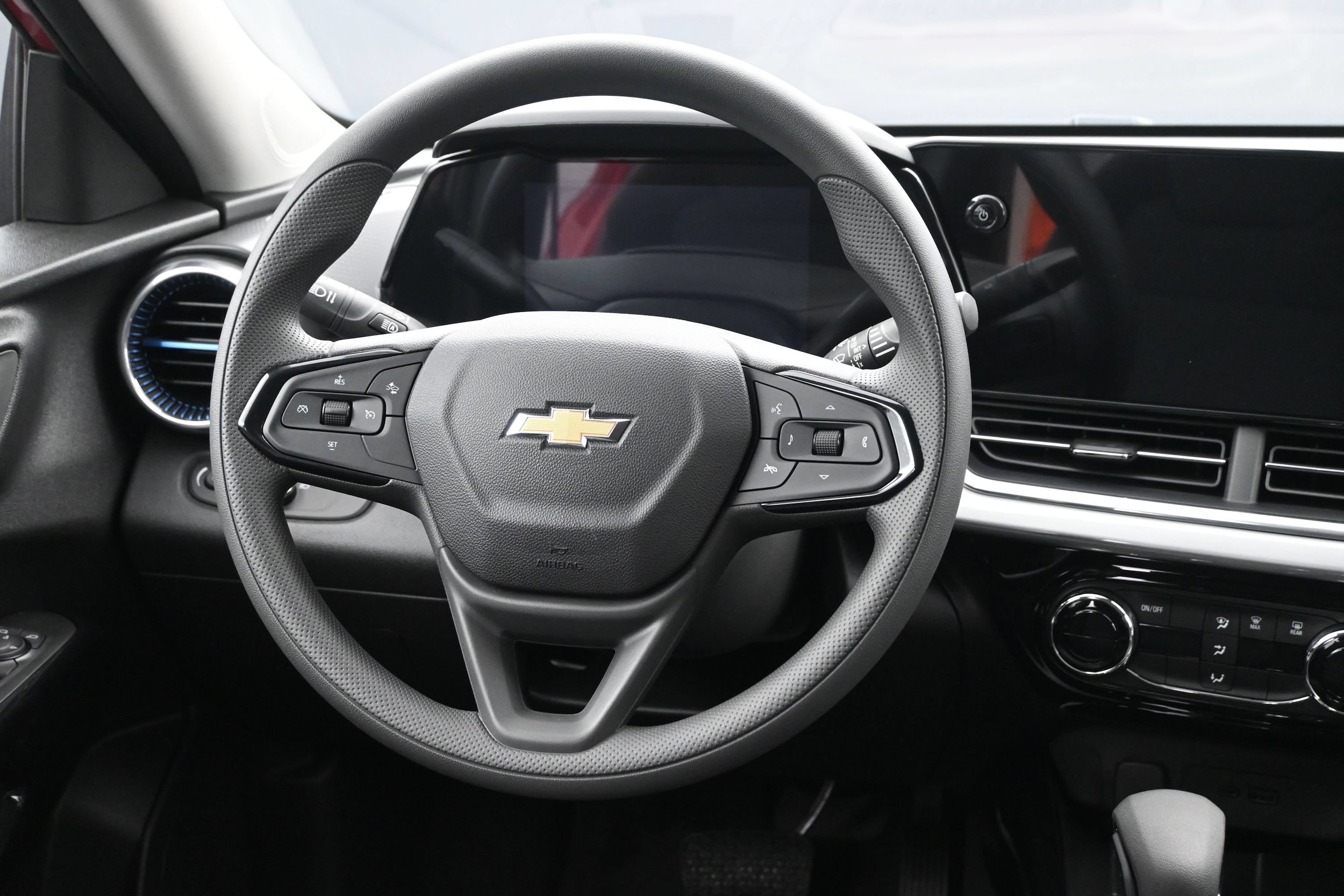 2026 Chevrolet Trax LT - Photo 17