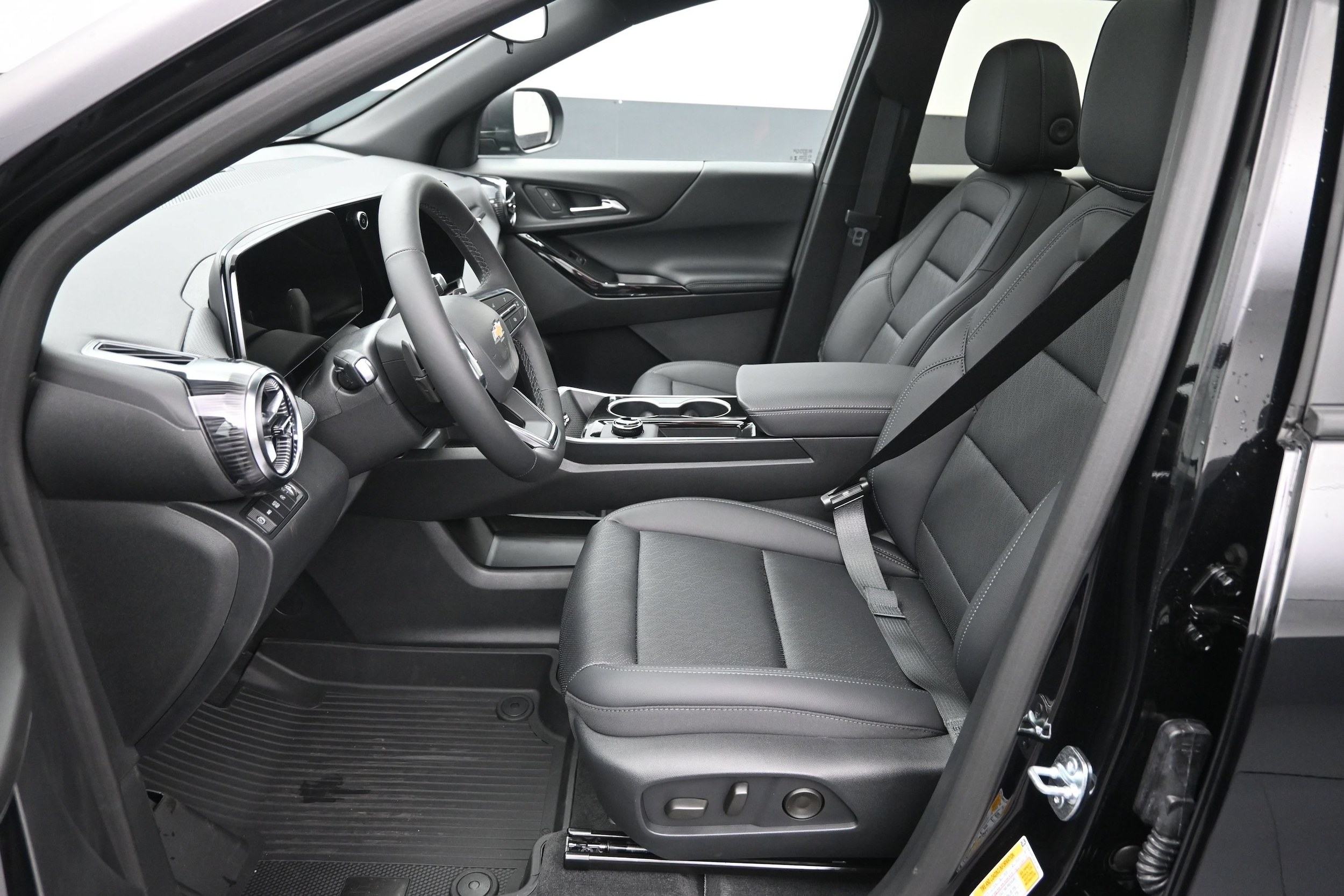 2027 Chevrolet Equinox LT - Photo 20