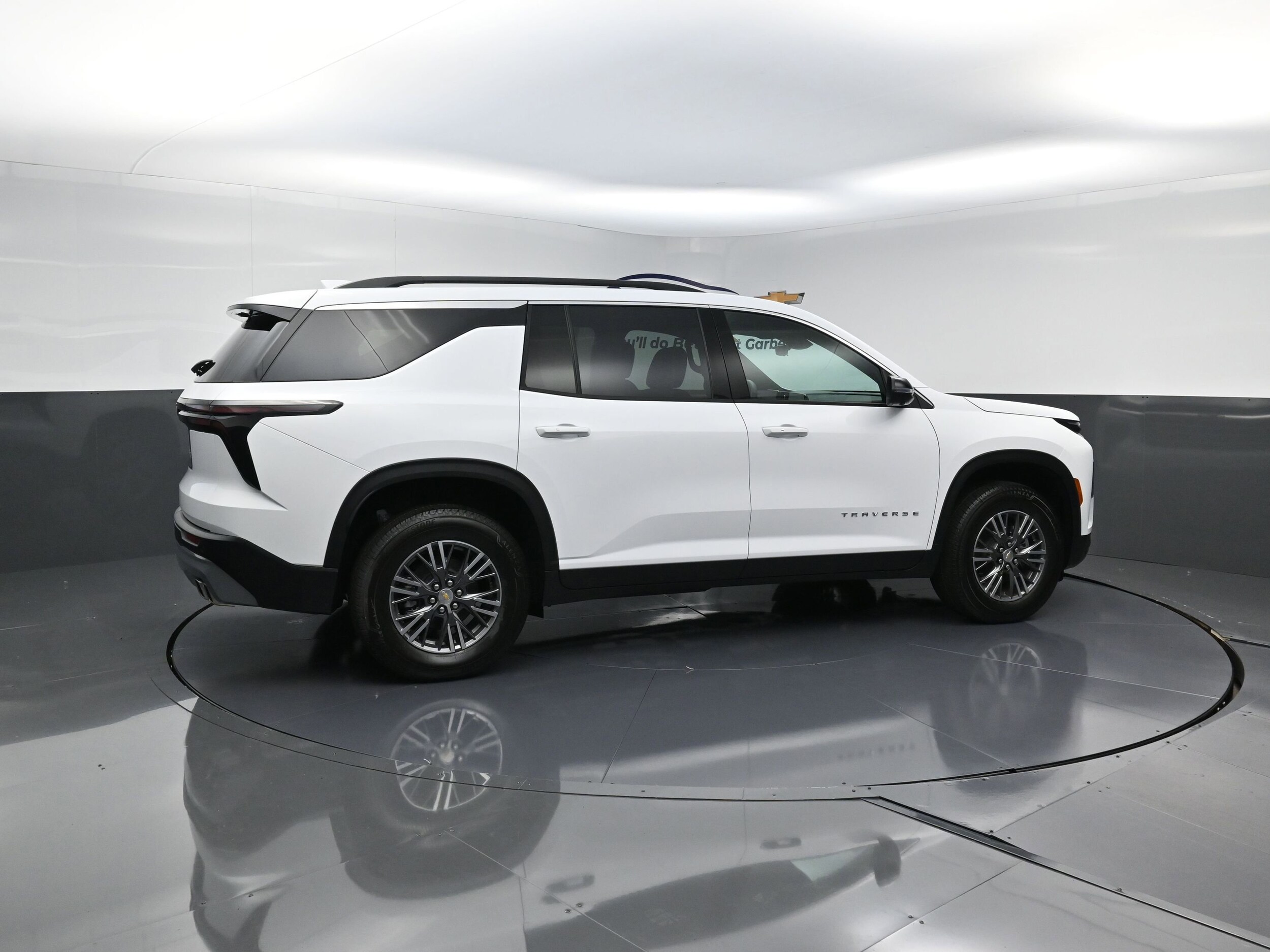 2026 Chevrolet Traverse photo 2