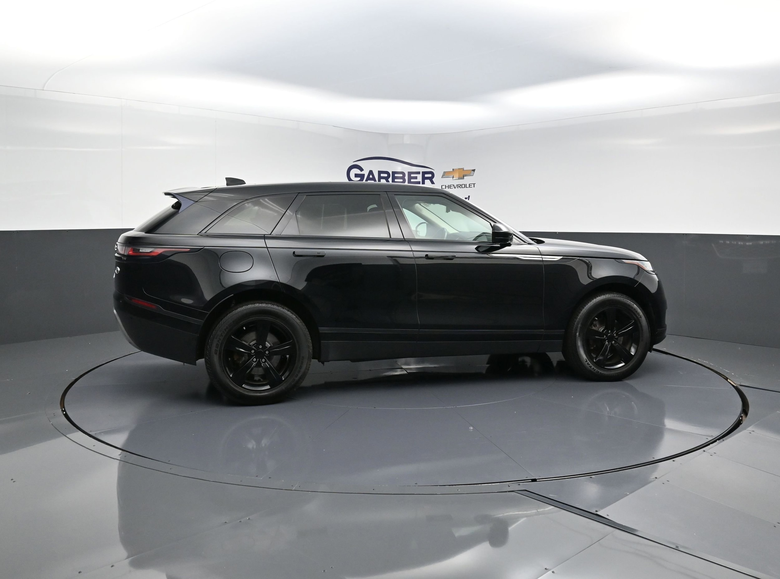 Used 2020 Land Rover Range Rover Velar S with VIN SALYB2EX9LA250603 for sale in Highland, IN