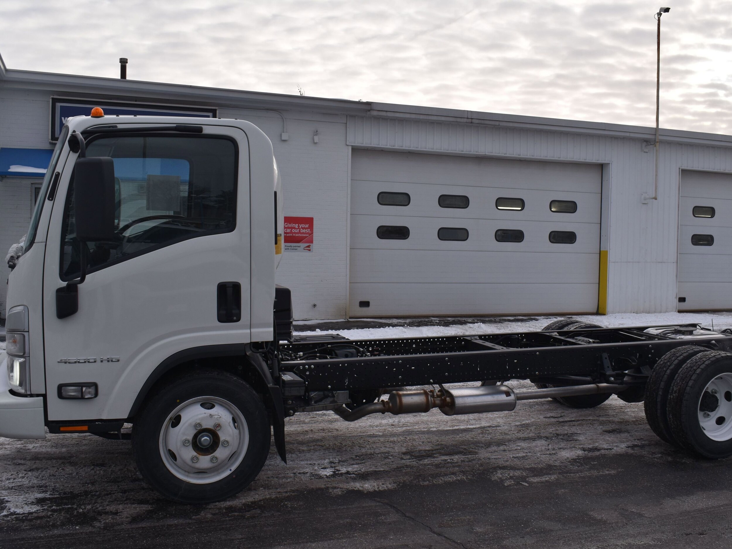 2025 Chevrolet Silverado 4500HD photo 4