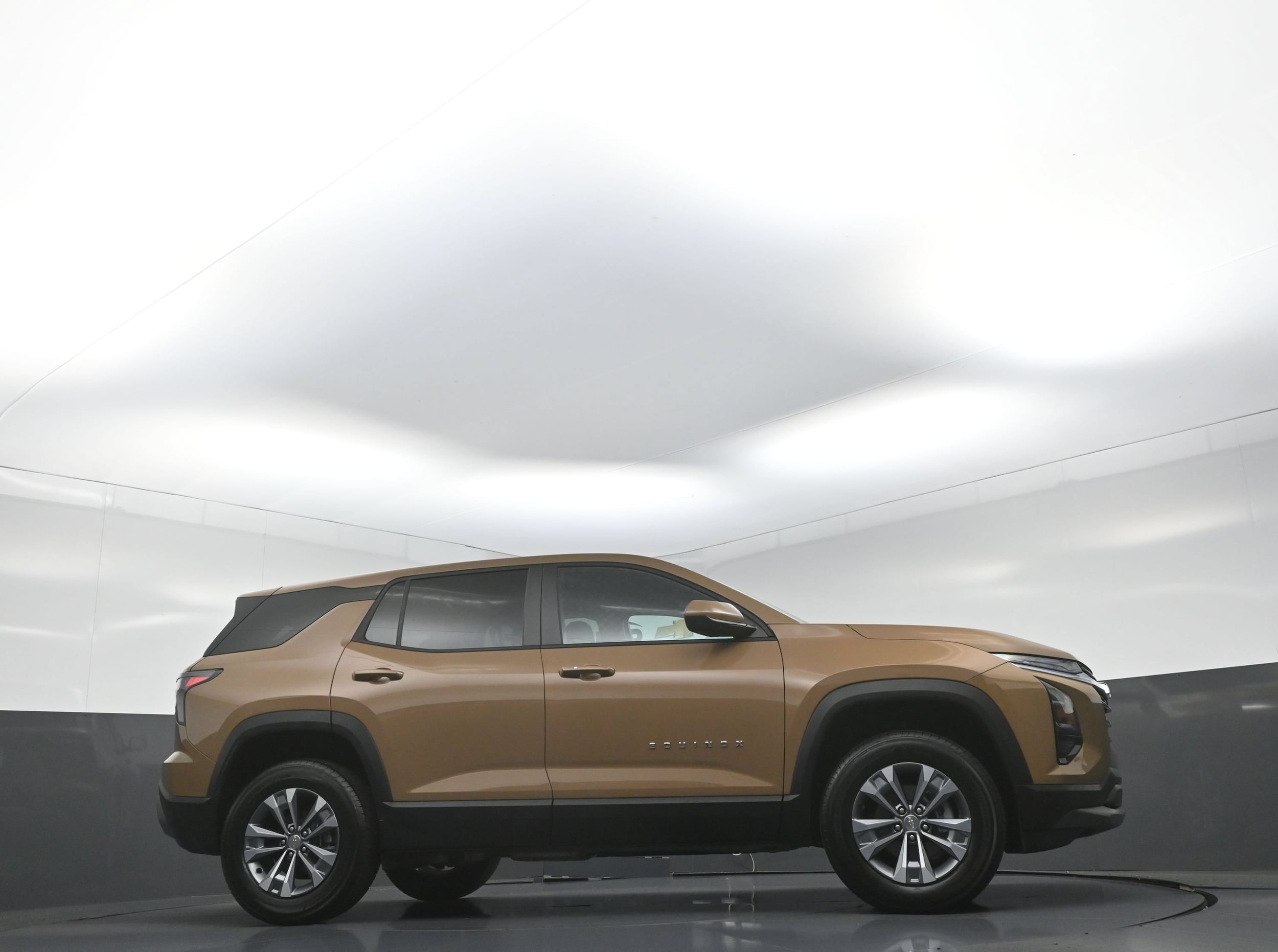 2027 Chevrolet Equinox LT - Photo 9