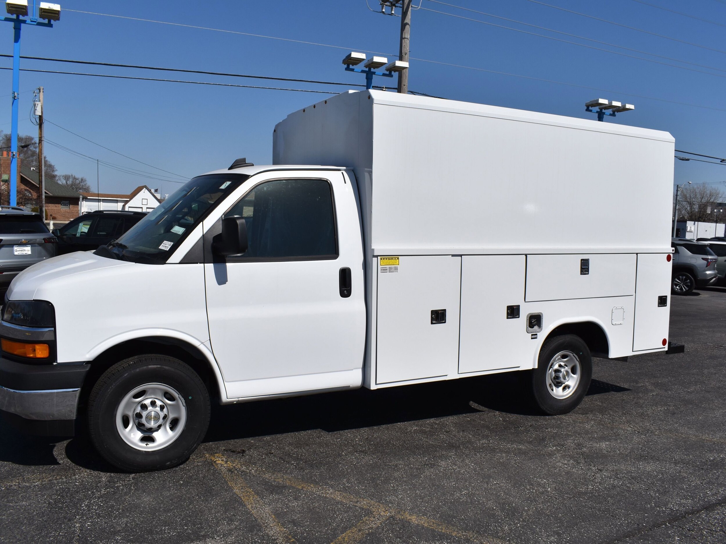 2024 Chevrolet Express Cutaway 3500 photo 4