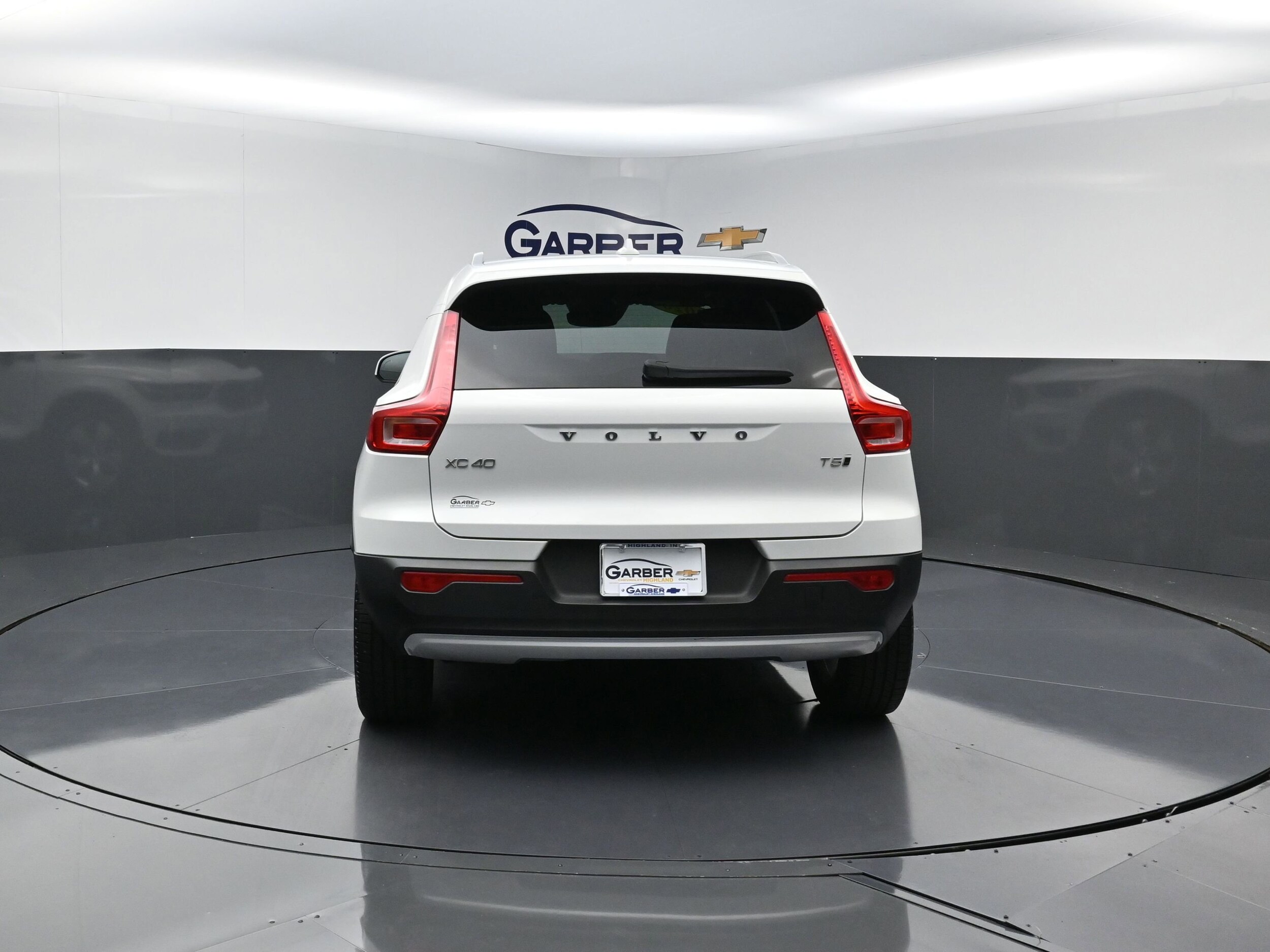 2020 Volvo XC40 T5 Momentum photo 4