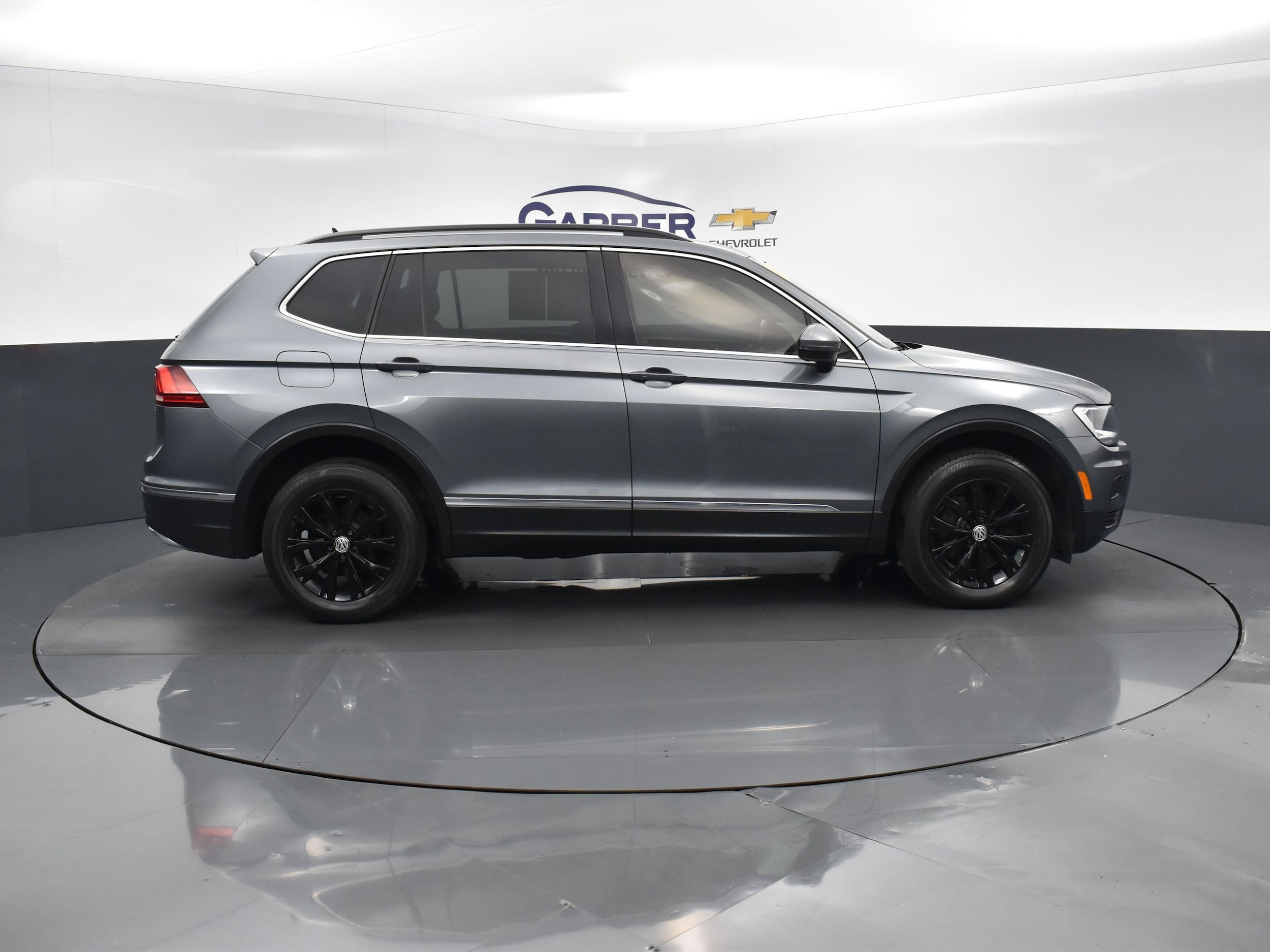 Used 2018 Volkswagen Tiguan SEL with VIN 3VV3B7AX5JM213585 for sale in Highland, IN