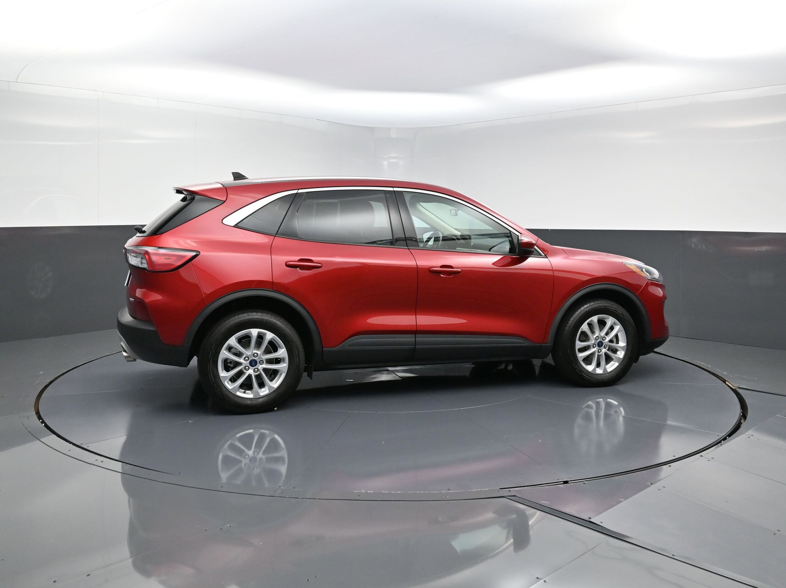 2020 Ford Escape SE photo 2