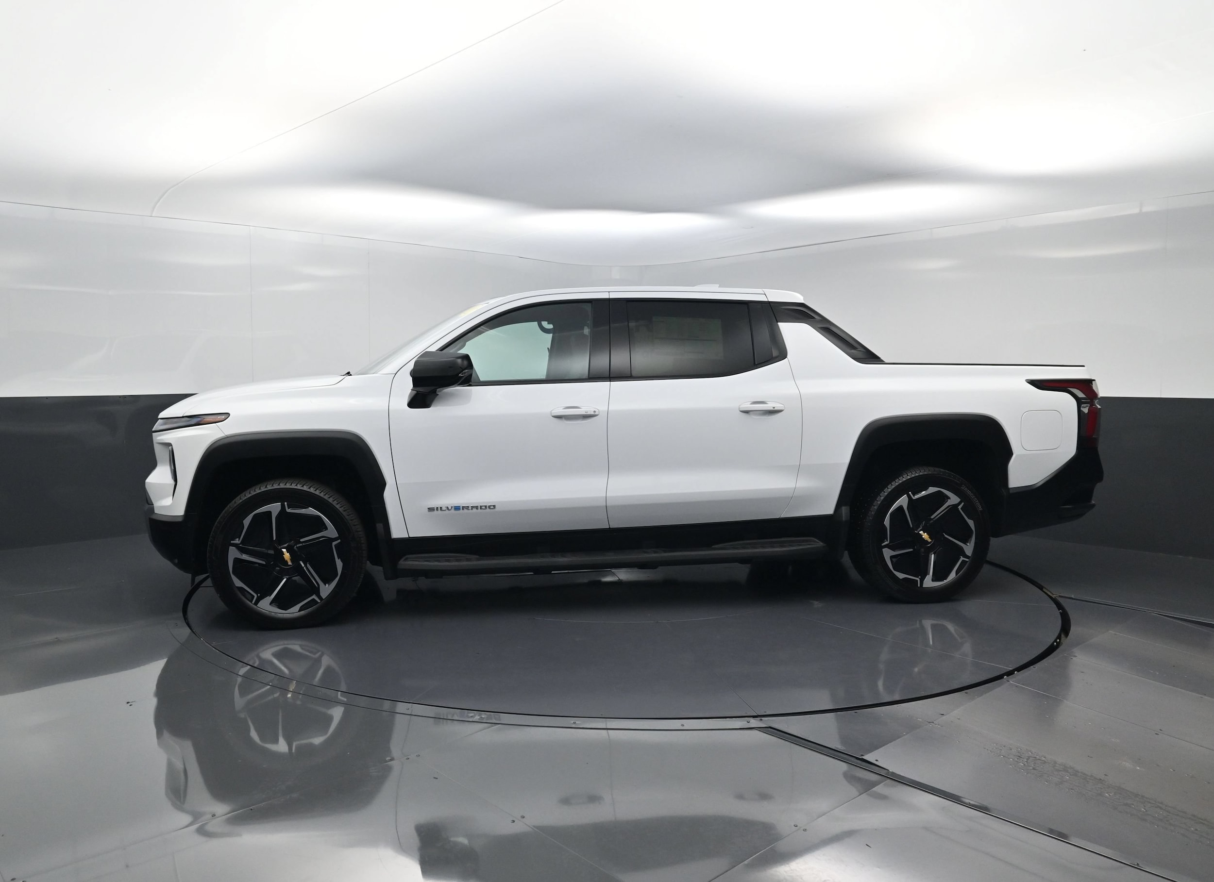 2026 Chevrolet Silverado EV LT - Photo 5
