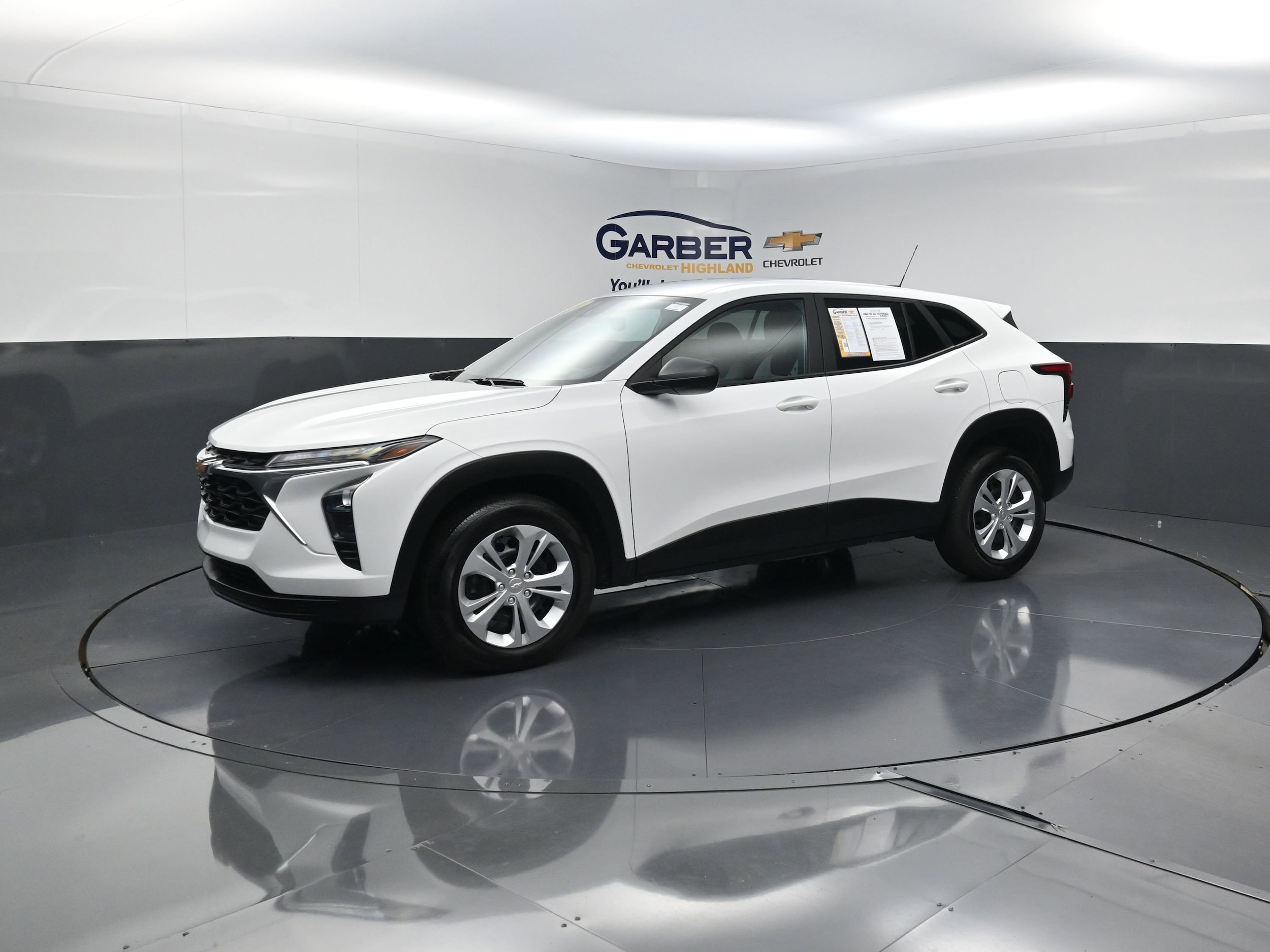 2024 Chevrolet Trax LS - Photo 6