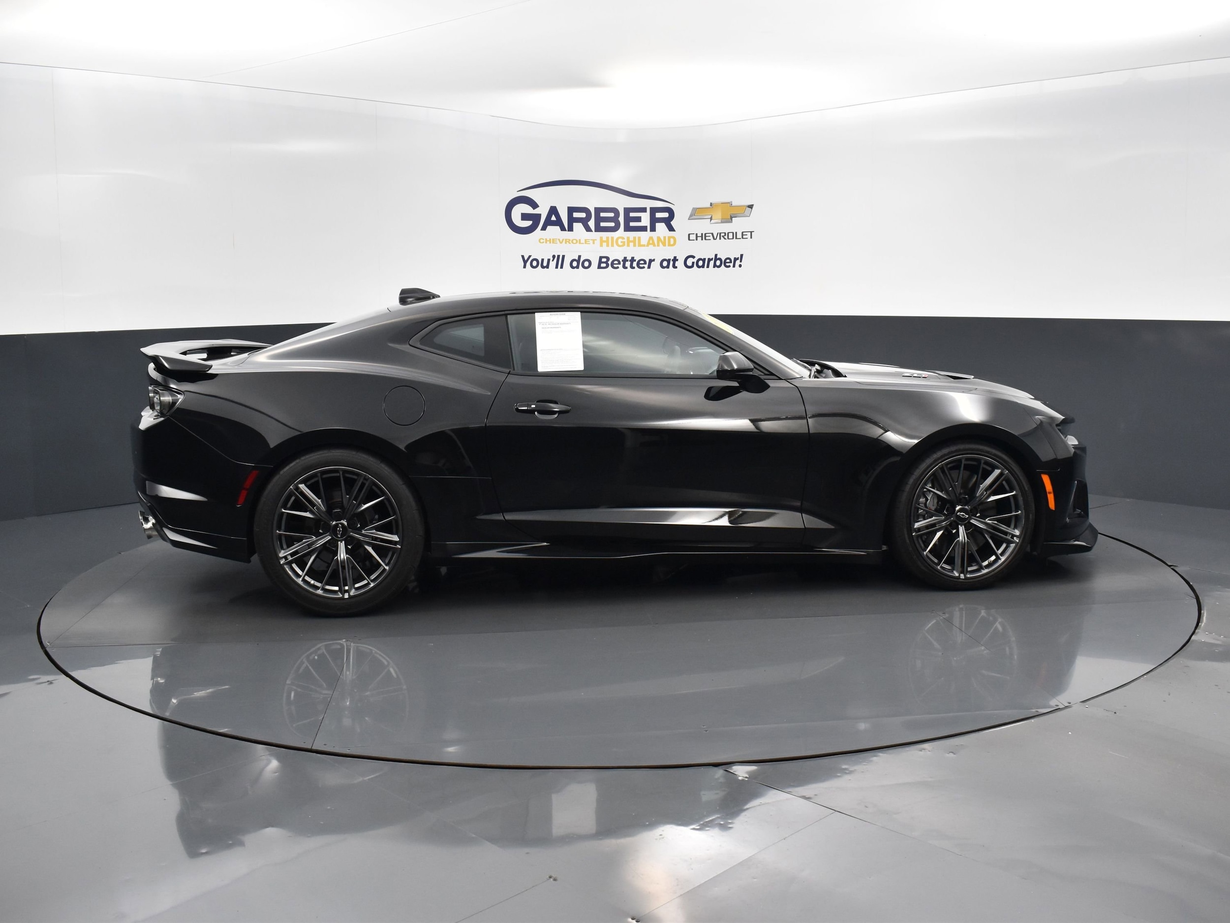 Used 2021 Chevrolet Camaro ZL1 with VIN 1G1FK1R67M0140708 for sale in Highland, IN