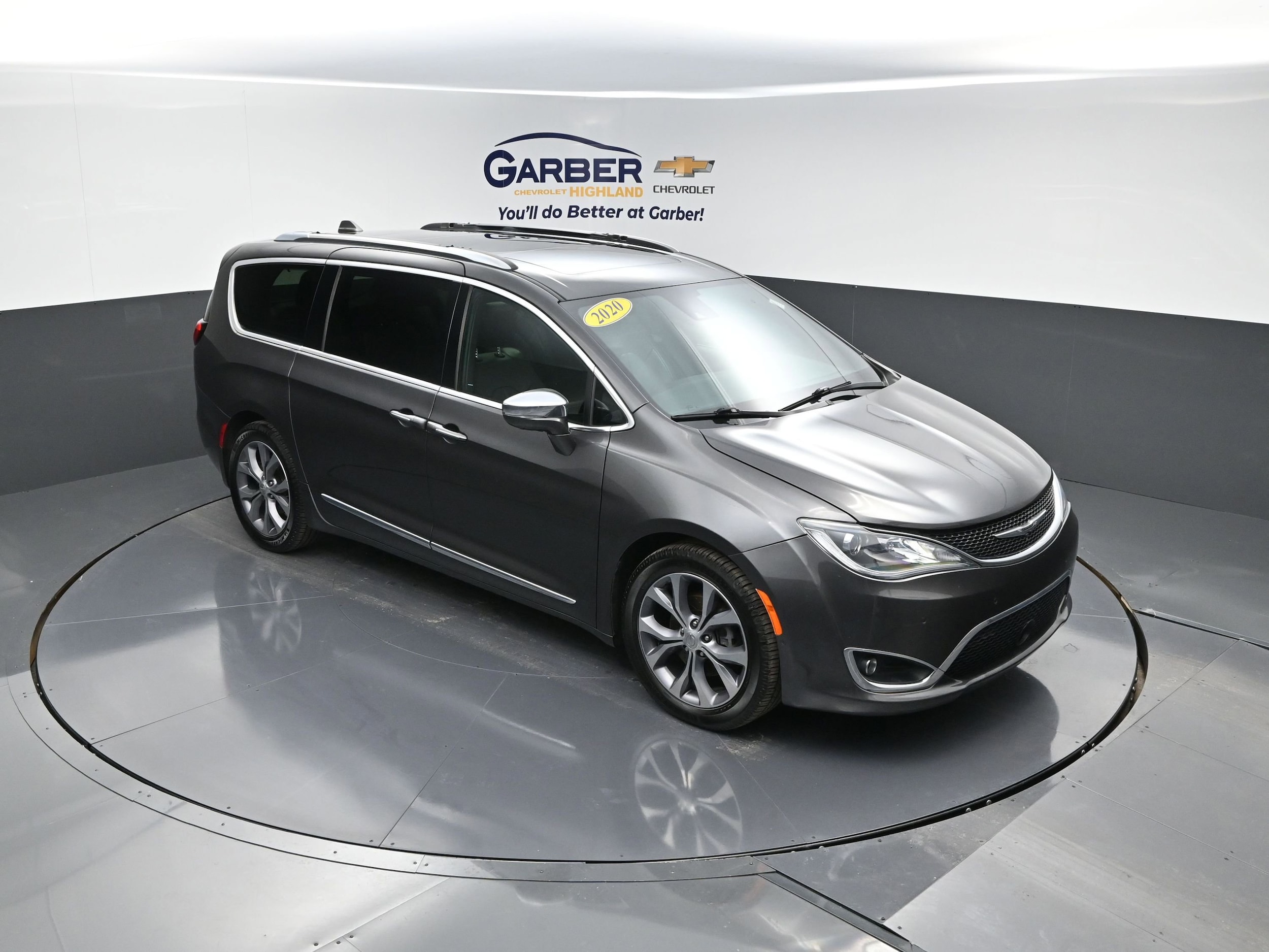 2020 Chrysler Pacifica Limited's photo