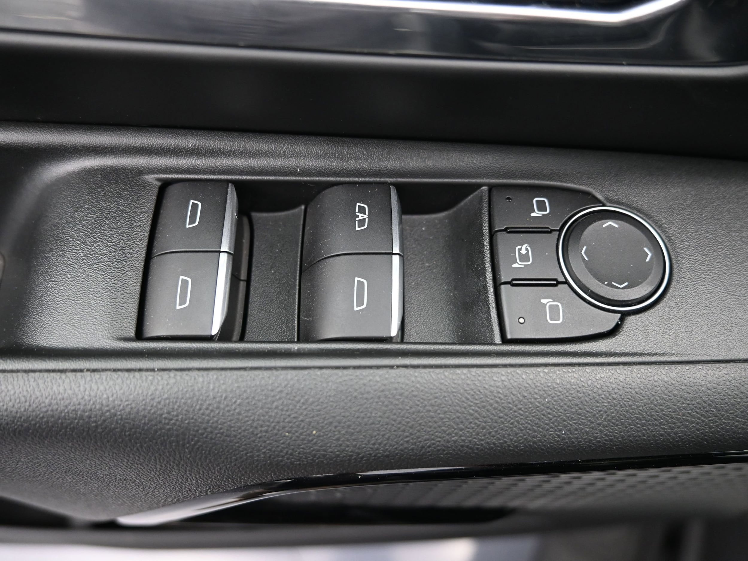 2026 Chevrolet Silverado EV LT - Photo 25